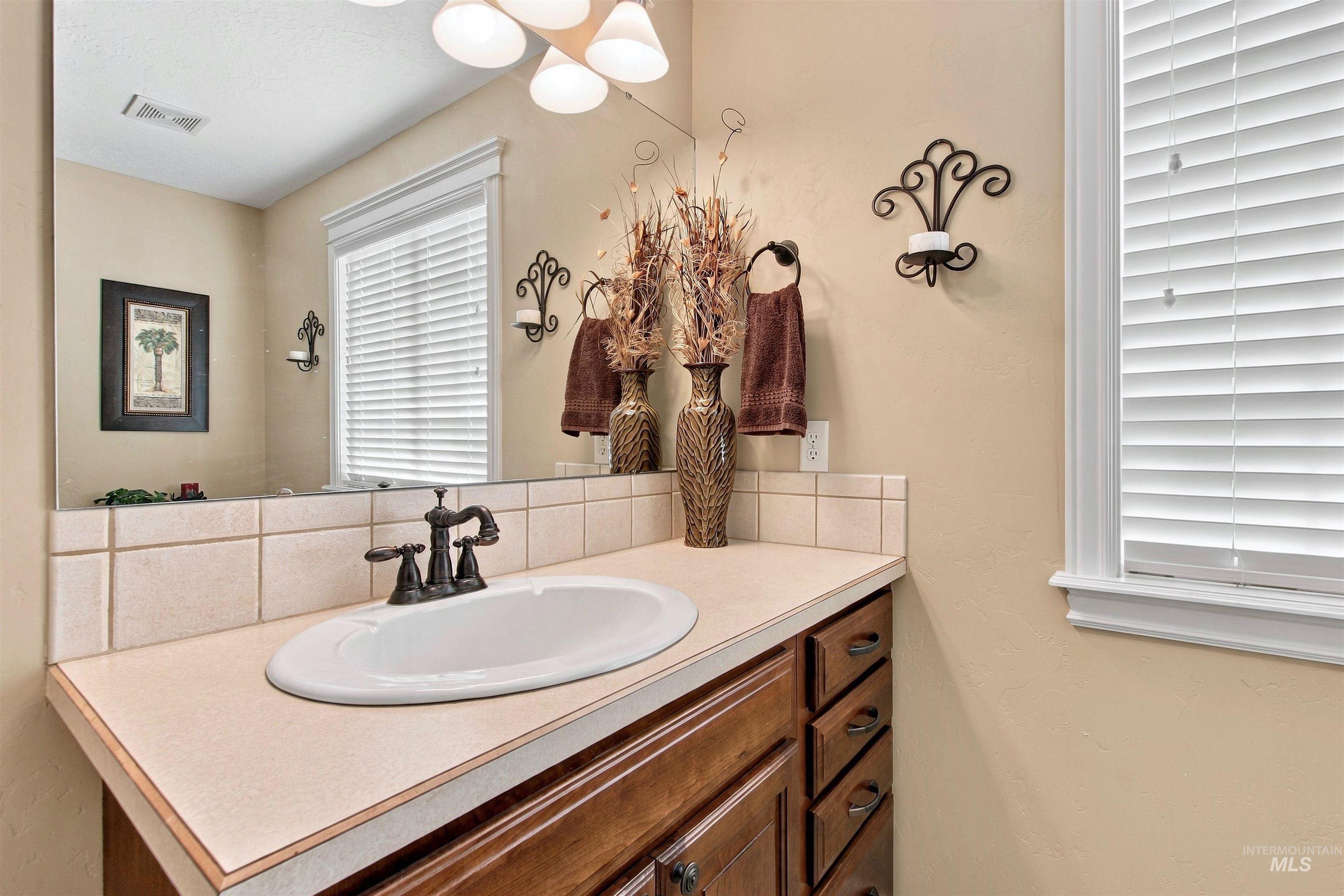 3150 S Glacier Bay Way, Meridian, Idaho 83642, 4 Bedrooms, 3 Bathrooms, Residential For Sale, Price $789,900,MLS 99002306