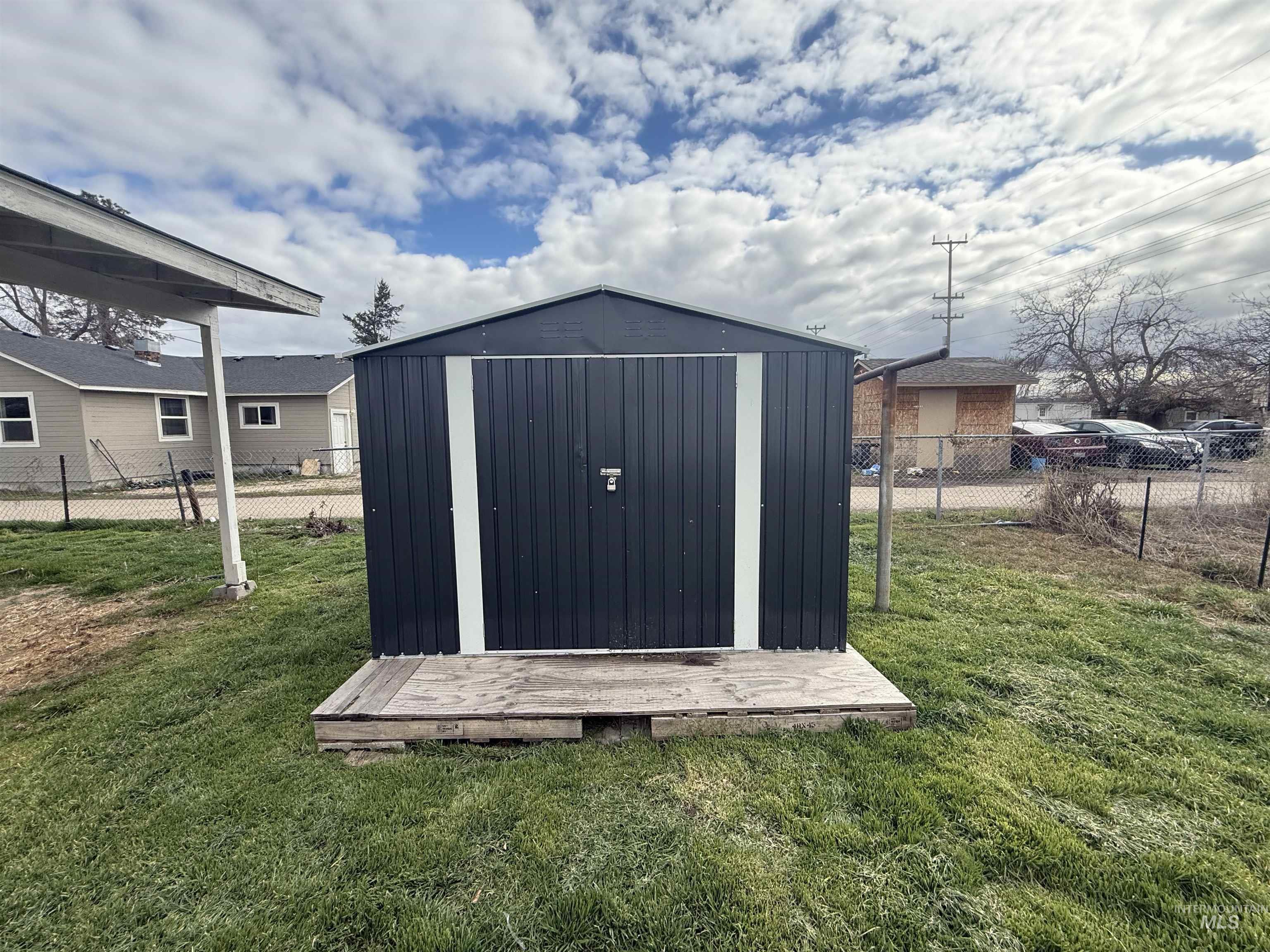 447 1st St N, Nampa, Idaho 83687, 2 Bedrooms, 2 Bathrooms, Residential For Sale, Price $15,000,MLS 99002375