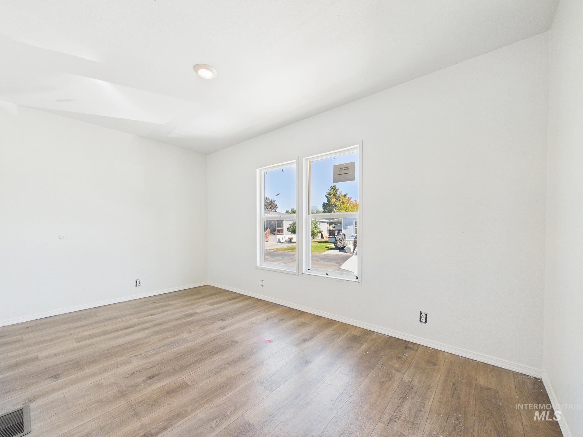 1123 N Sable, Boise, Idaho 83704, 3 Bedrooms, 2 Bathrooms, Residential For Sale, Price $115,000,MLS 99002377