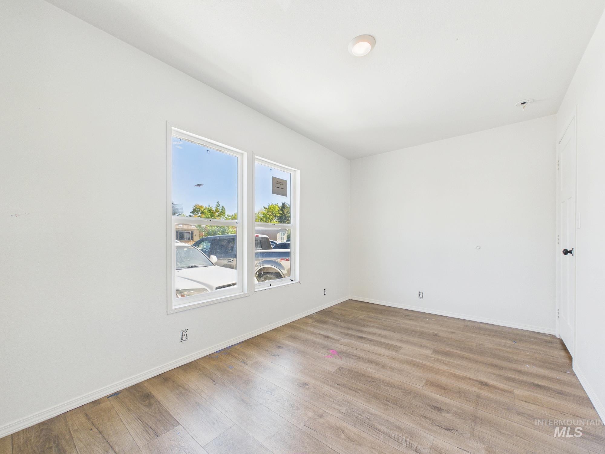 1123 N Sable, Boise, Idaho 83704, 3 Bedrooms, 2 Bathrooms, Residential For Sale, Price $115,000,MLS 99002377