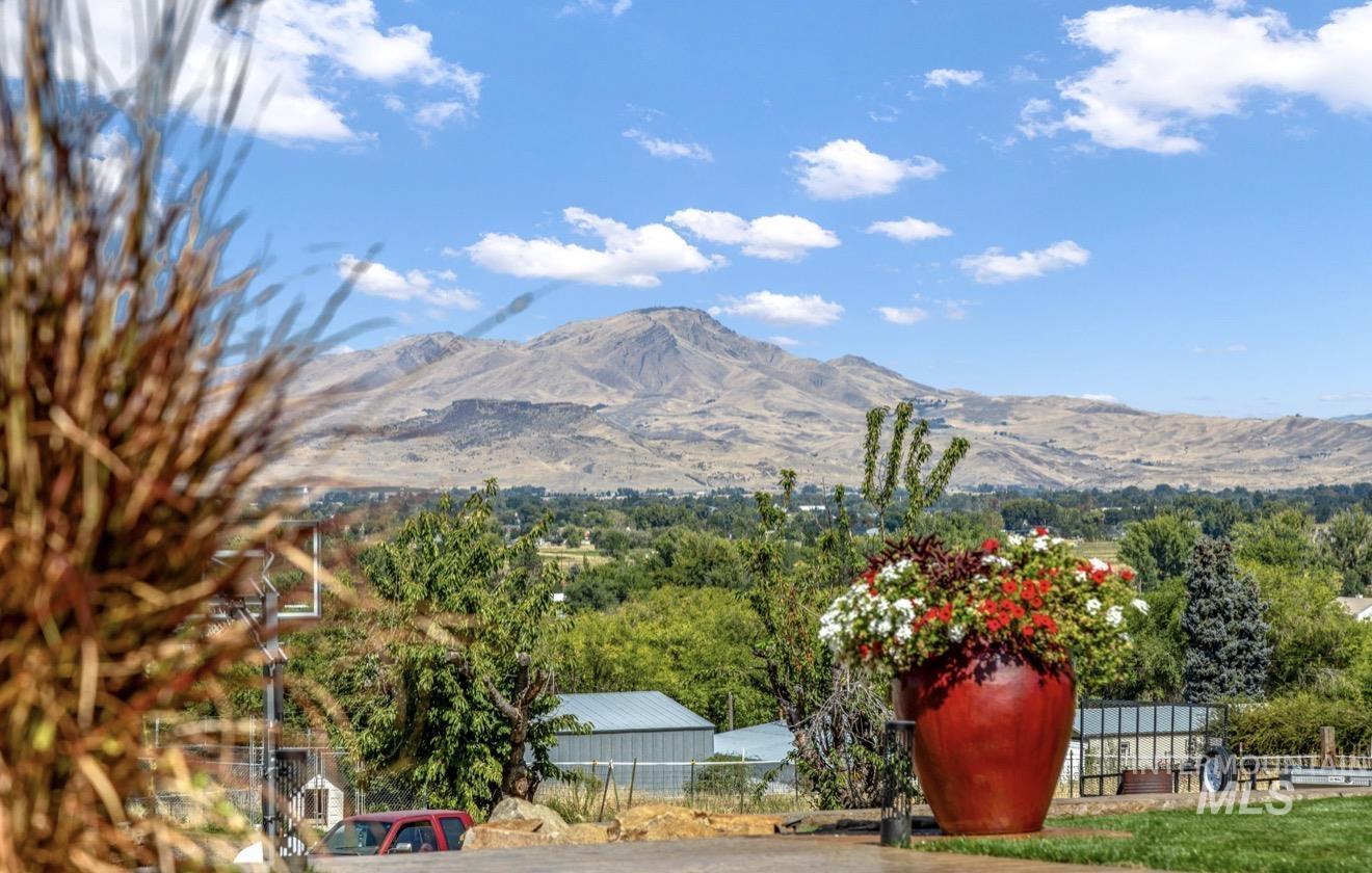 4430 Marvel Ln, Emmett, Idaho 83617, 5 Bedrooms, 3 Bathrooms, Residential For Sale, Price $946,000,MLS 99002397