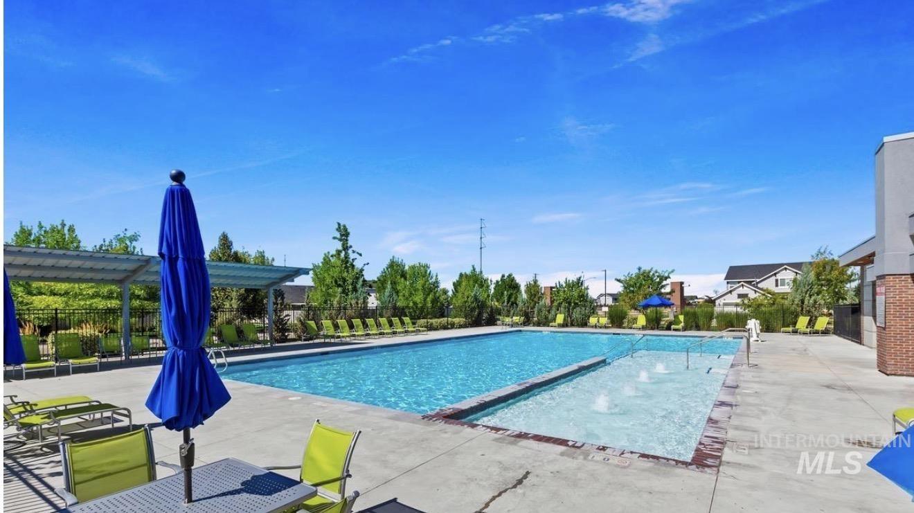 5519 W Los Flores St, Meridian, Idaho 83646, 3 Bedrooms, 2 Bathrooms, Residential For Sale, Price $449,000,MLS 99002400