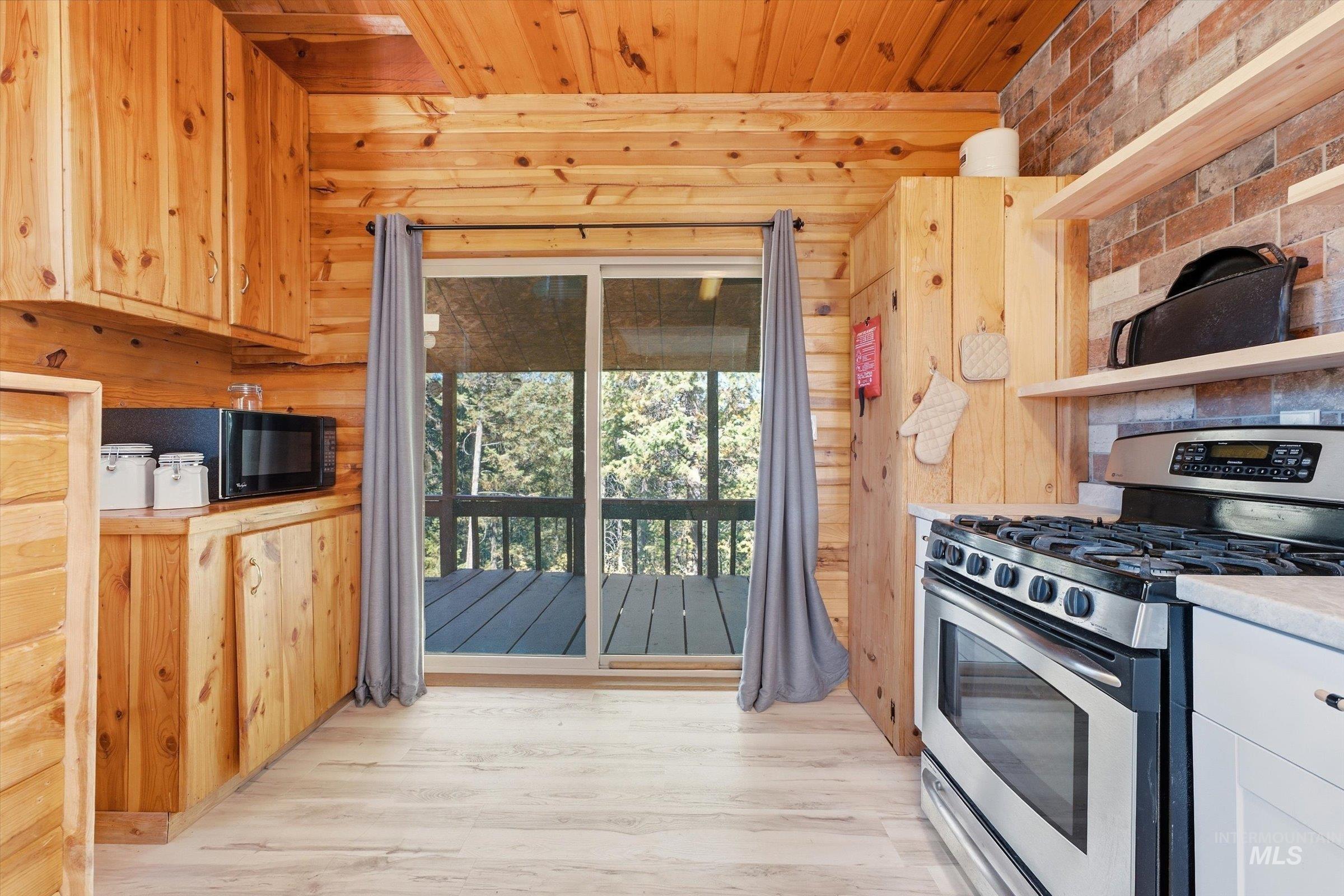 15 Dored Pines Rd, Boise, Idaho 83716, 2 Bedrooms, 2 Bathrooms, Residential For Sale, Price $475,000,MLS 99002402
