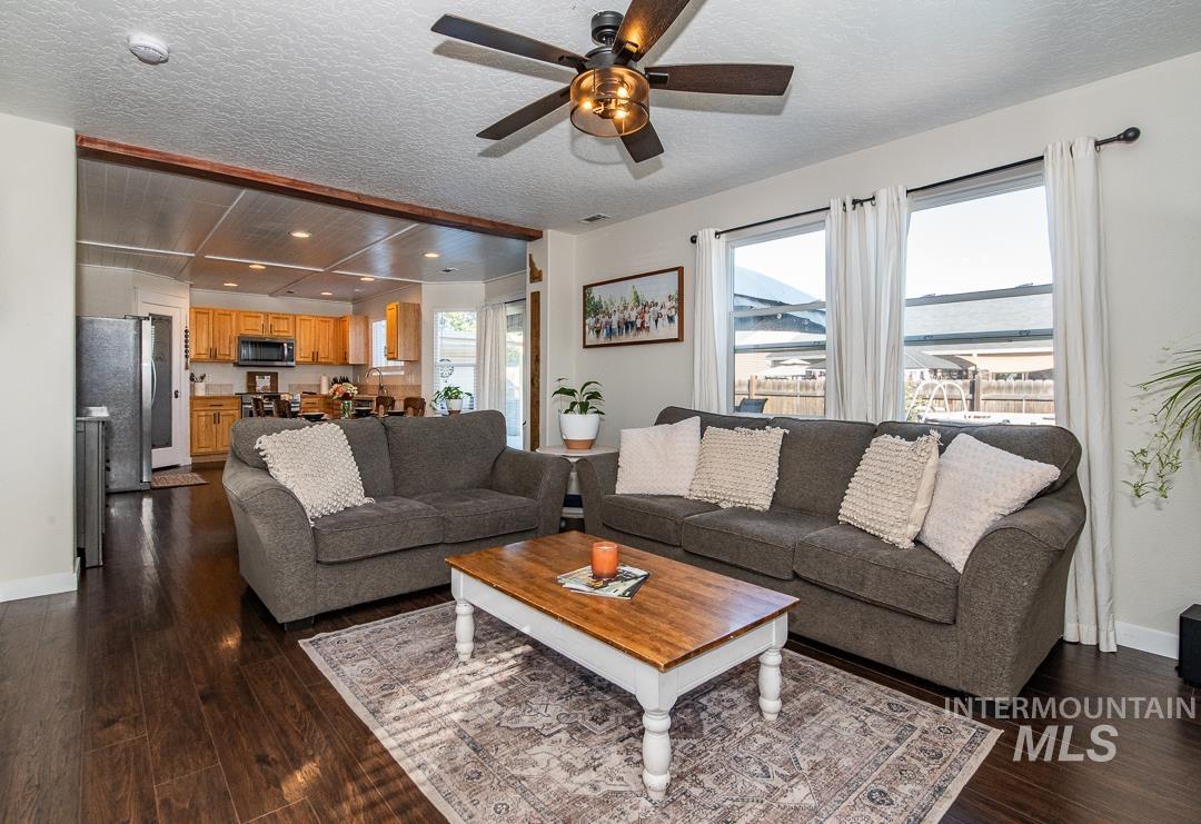 3113 Woodbridge St, Caldwell, Idaho 83605, 4 Bedrooms, 2.5 Bathrooms, Residential For Sale, Price $390,000,MLS 99002403