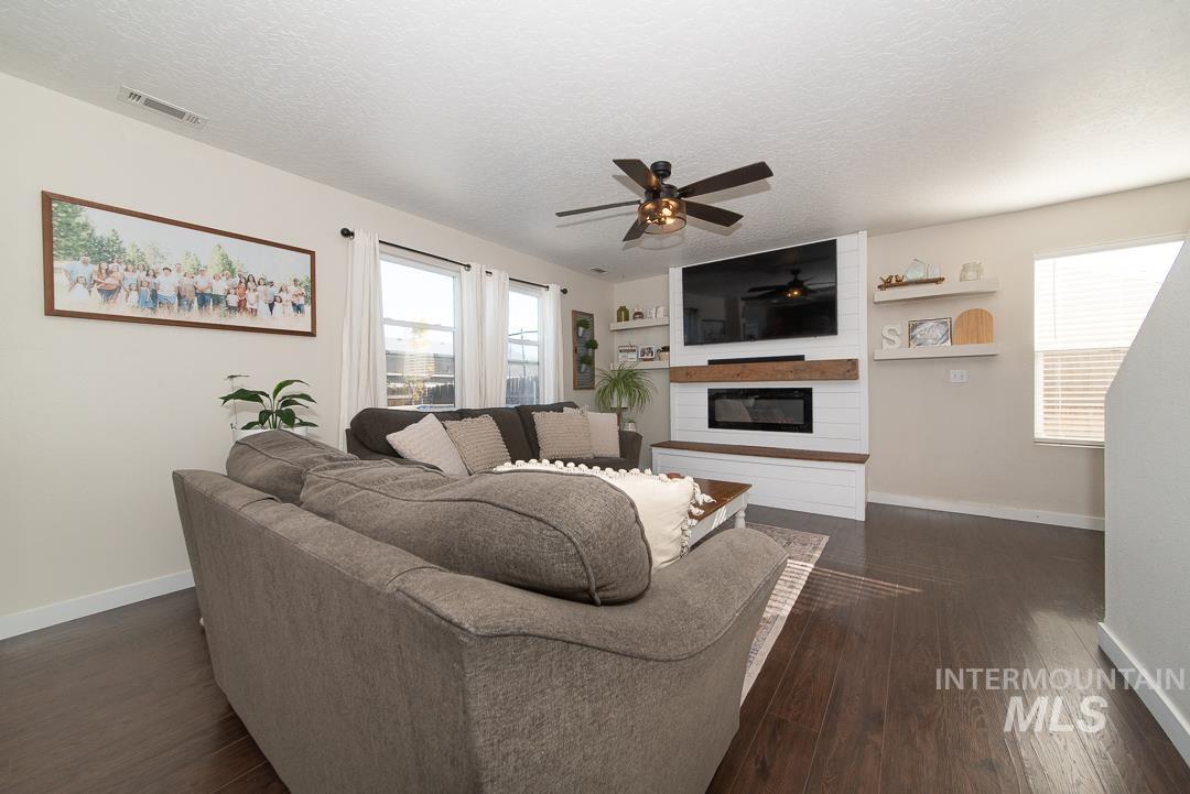 3113 Woodbridge St, Caldwell, Idaho 83605, 4 Bedrooms, 2.5 Bathrooms, Residential For Sale, Price $390,000,MLS 99002403