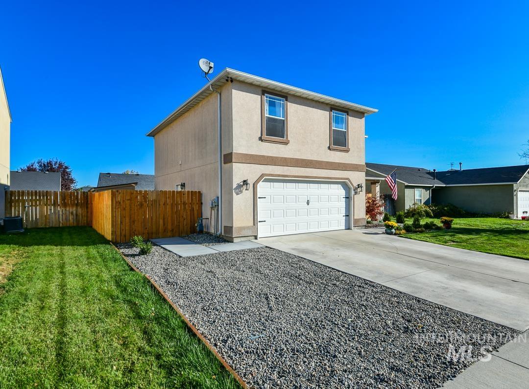 3113 Woodbridge St, Caldwell, Idaho 83605, 4 Bedrooms, 2.5 Bathrooms, Residential For Sale, Price $390,000,MLS 99002403