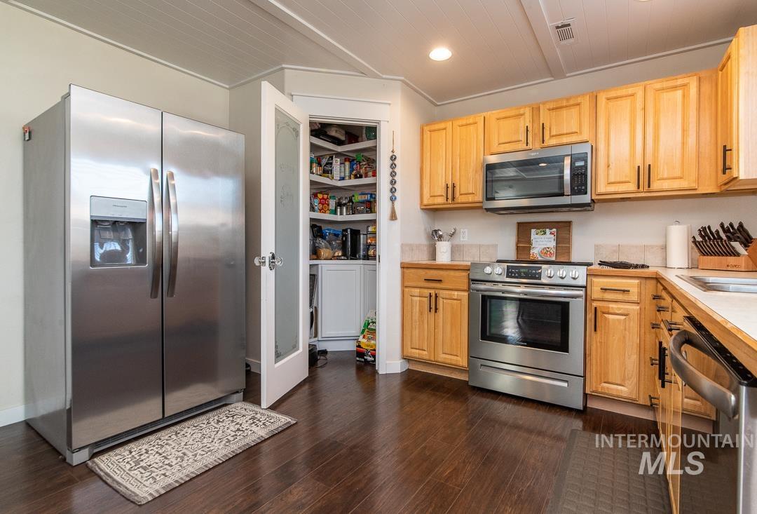 3113 Woodbridge St, Caldwell, Idaho 83605, 4 Bedrooms, 2.5 Bathrooms, Residential For Sale, Price $390,000,MLS 99002403