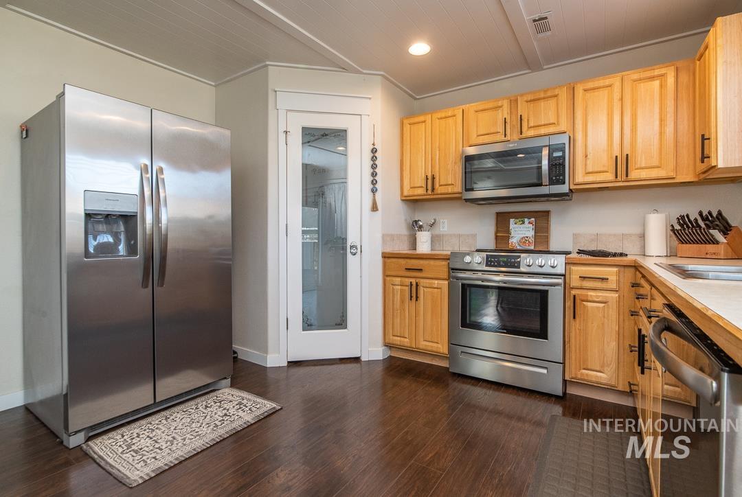 3113 Woodbridge St, Caldwell, Idaho 83605, 4 Bedrooms, 2.5 Bathrooms, Residential For Sale, Price $390,000,MLS 99002403