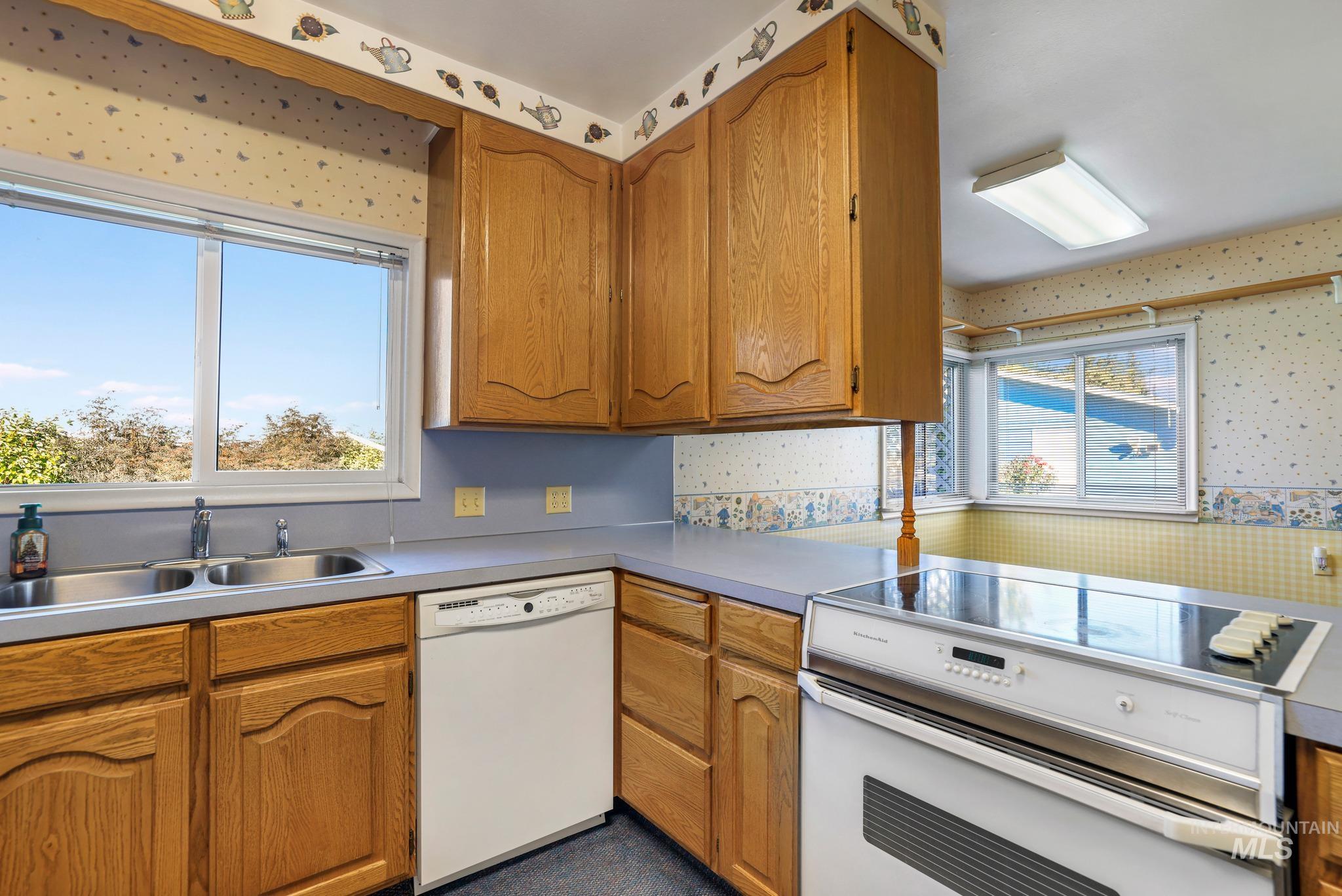 153 N Highway 24, Rupert, Idaho 83350, 3 Bedrooms, 1 Bathroom, Residential For Sale, Price $459,000,MLS 99002405