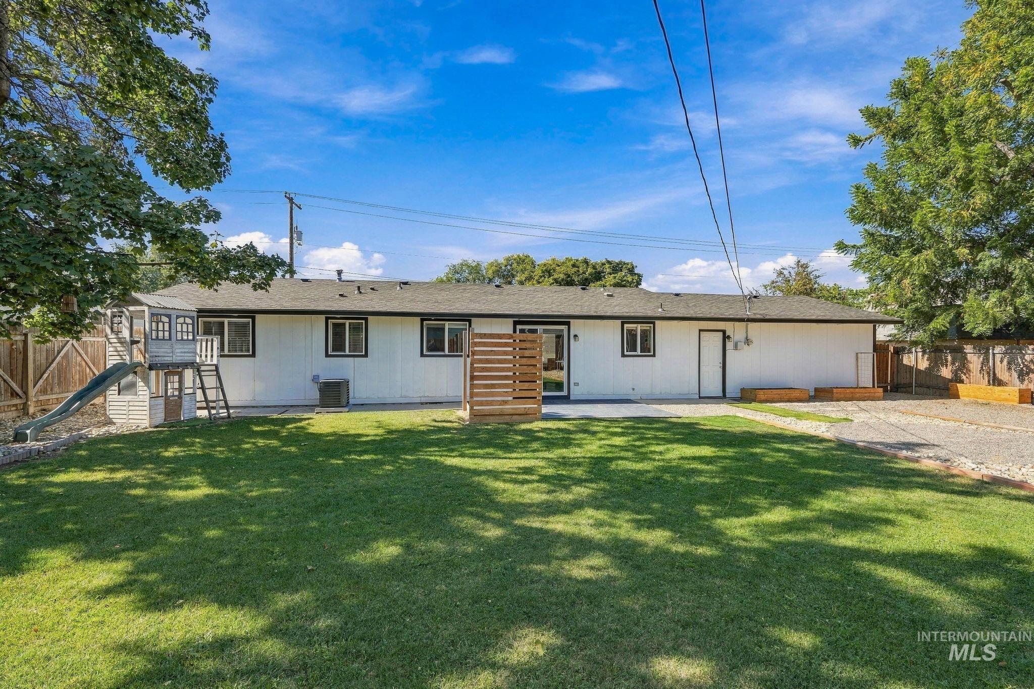212 N Indiana, Caldwell, Idaho 83605, 4 Bedrooms, 2 Bathrooms, Residential For Sale, Price $340,000,MLS 99002406