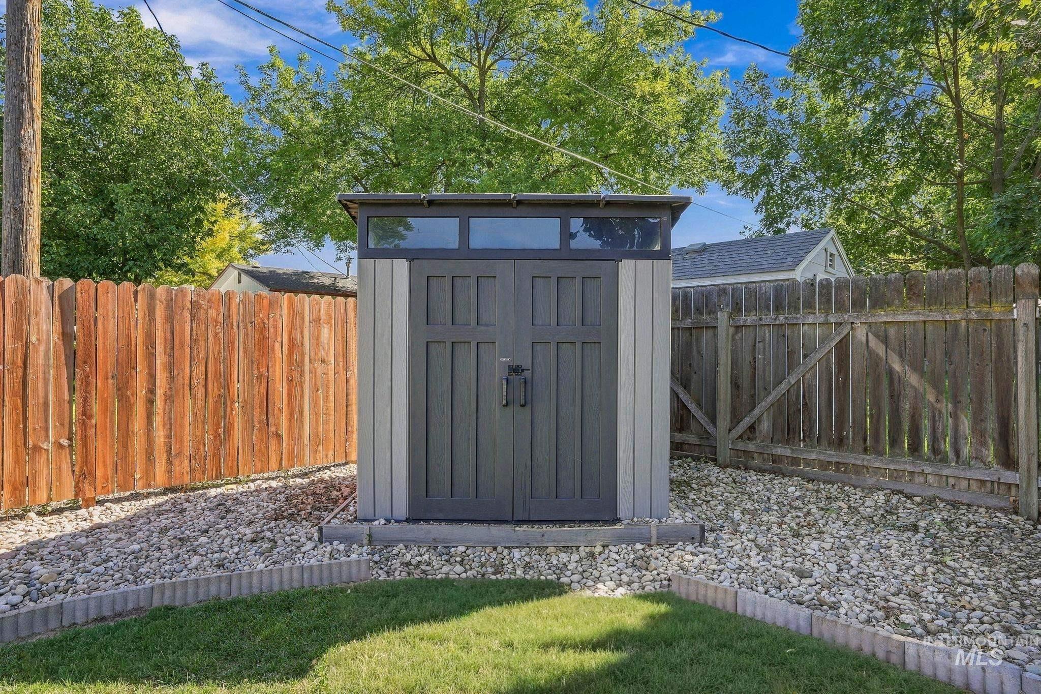 212 N Indiana, Caldwell, Idaho 83605, 4 Bedrooms, 2 Bathrooms, Residential For Sale, Price $340,000,MLS 99002406