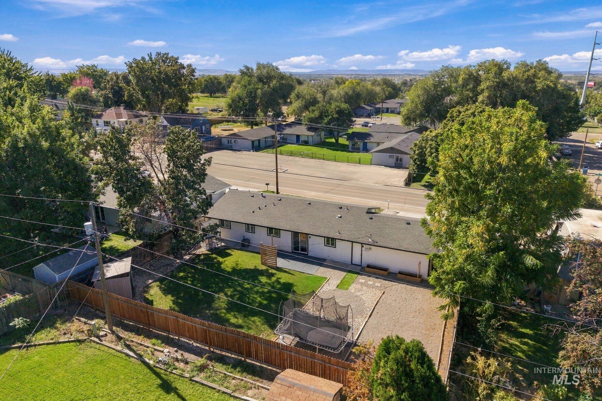 212 N Indiana, Caldwell, Idaho 83605, 4 Bedrooms, 2 Bathrooms, Residential For Sale, Price $340,000,MLS 99002406