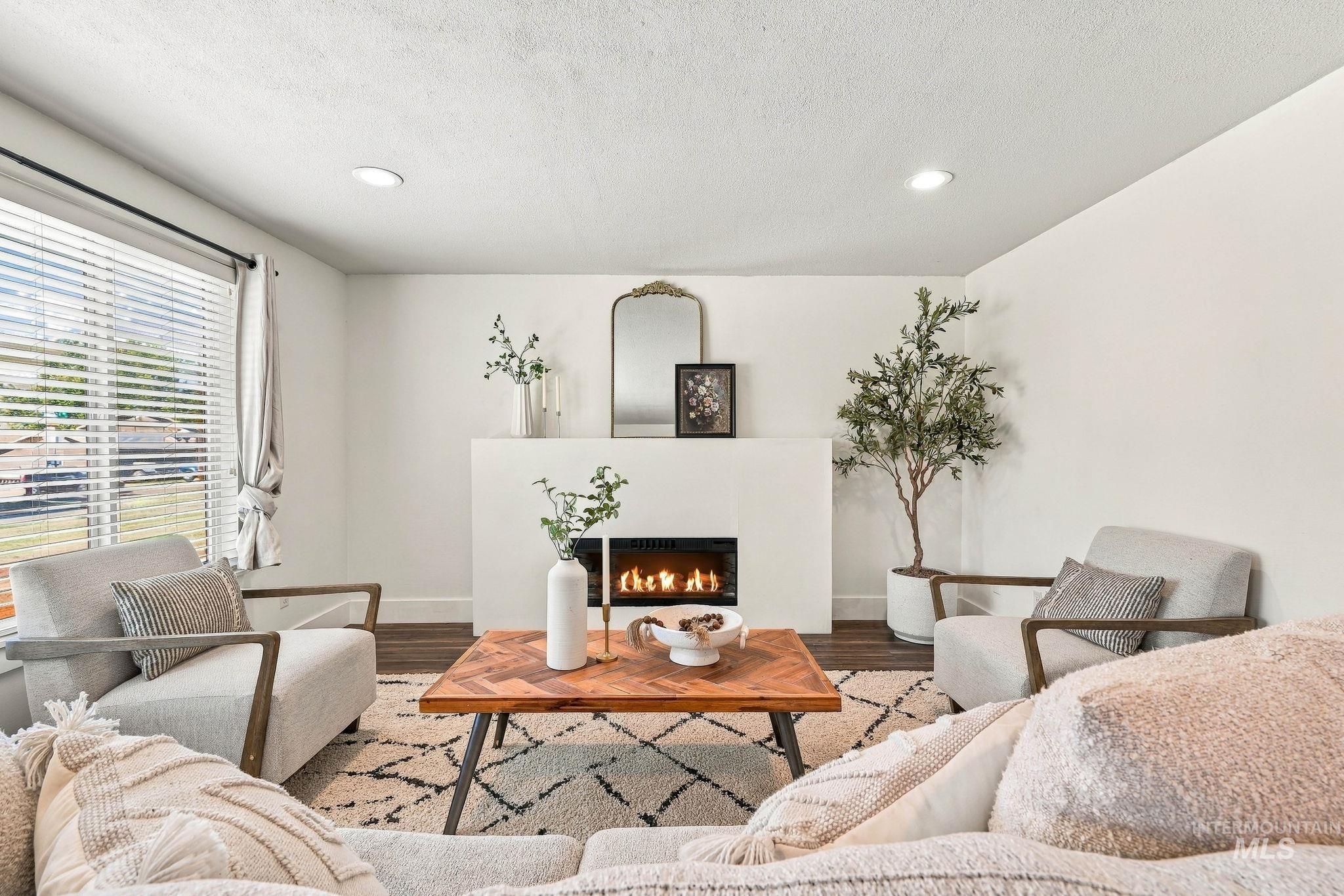 212 N Indiana, Caldwell, Idaho 83605, 4 Bedrooms, 2 Bathrooms, Residential For Sale, Price $340,000,MLS 99002406