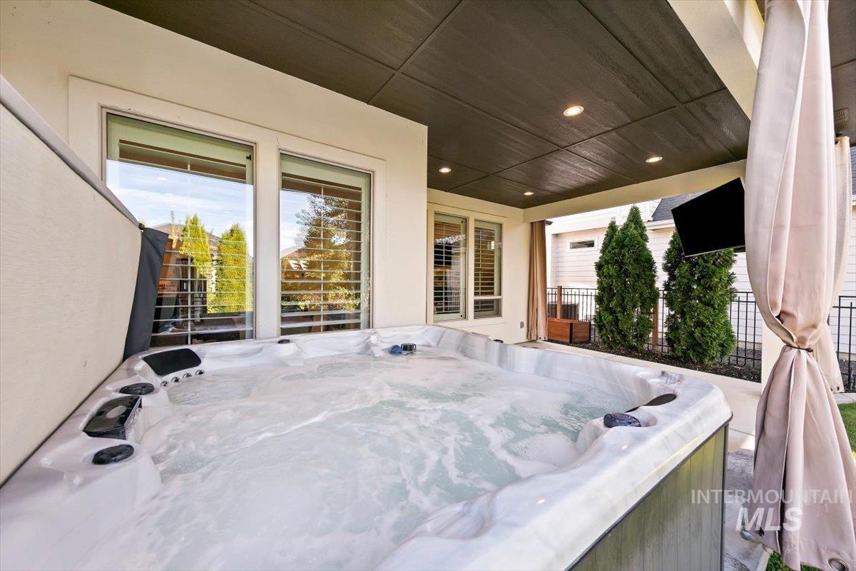 1367 N Willowick Ave, Eagle, Idaho 83616, 3 Bedrooms, 2.5 Bathrooms, Residential For Sale, Price $739,900,MLS 99002408
