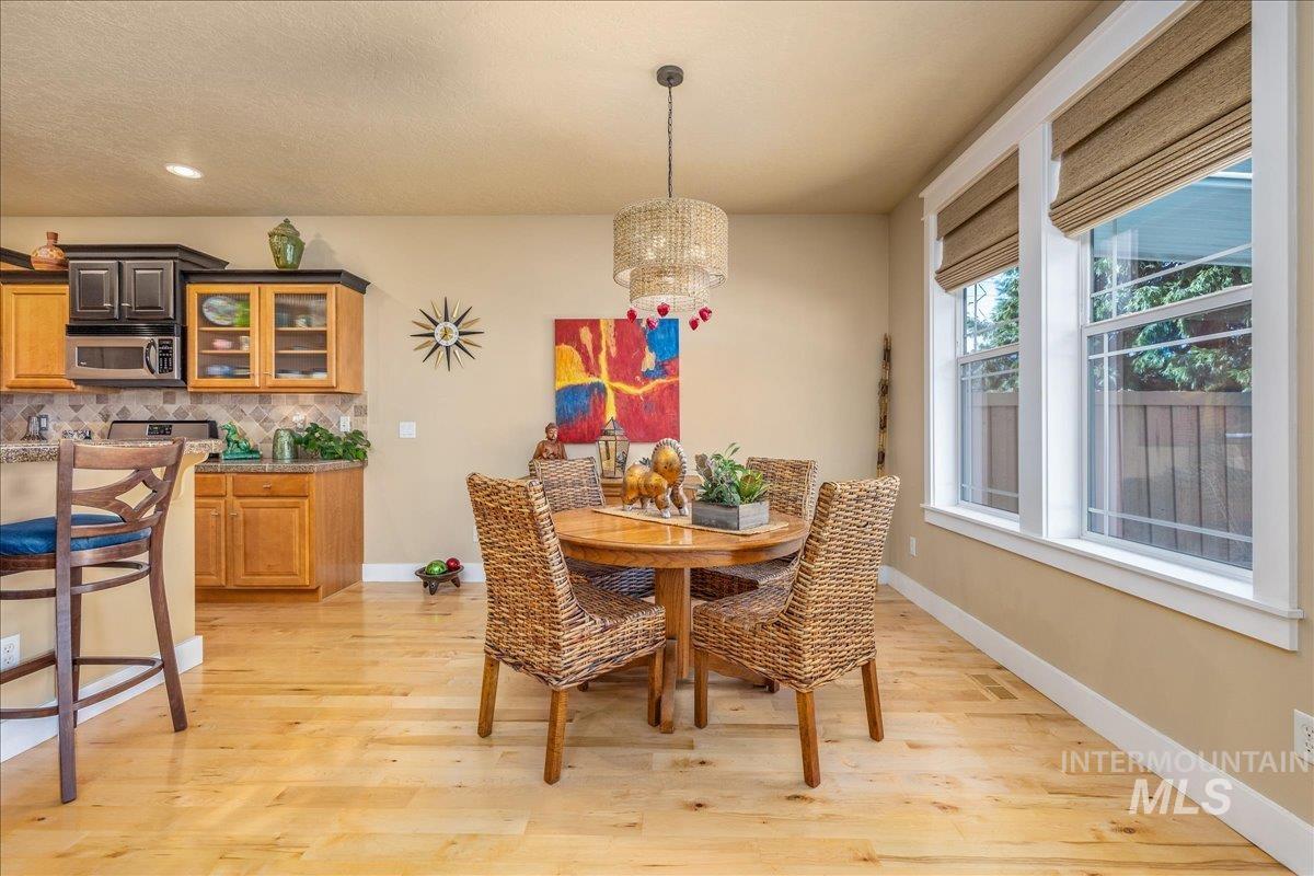 4897 N Red Hills, Meridian, Idaho 83642, 3 Bedrooms, 3 Bathrooms, Residential For Sale, Price $625,000,MLS 99002409