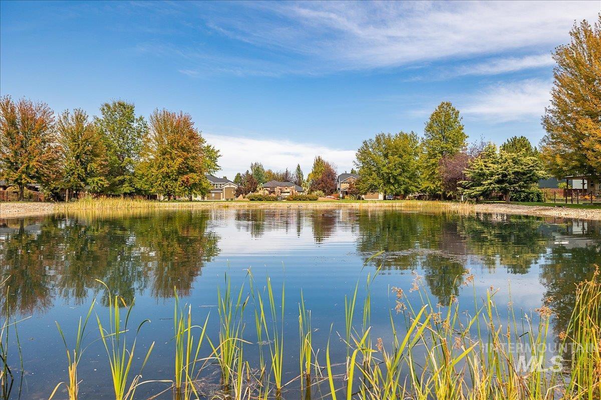 4897 N Red Hills, Meridian, Idaho 83642, 3 Bedrooms, 3 Bathrooms, Residential For Sale, Price $625,000,MLS 99002409