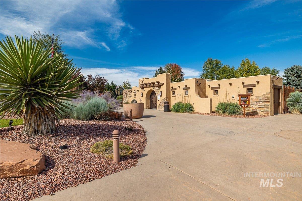 4897 N Red Hills, Meridian, Idaho 83642, 3 Bedrooms, 3 Bathrooms, Residential For Sale, Price $625,000,MLS 99002409