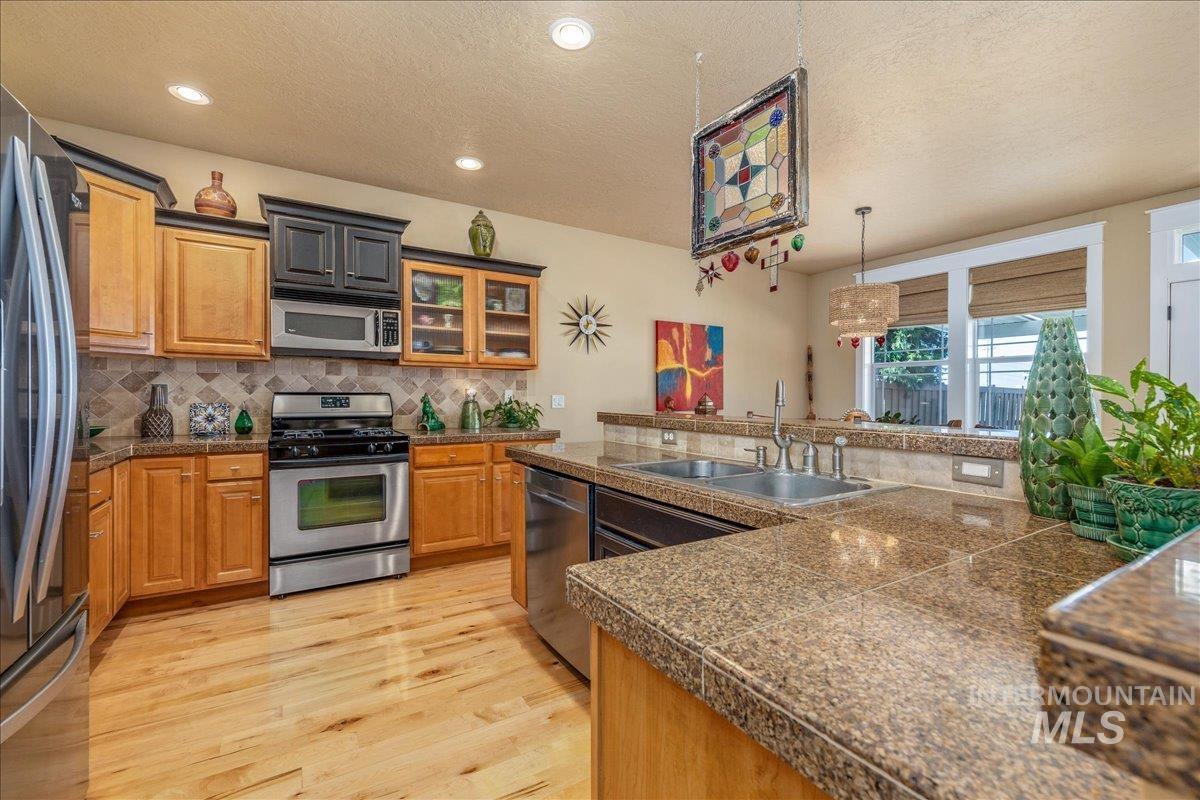 4897 N Red Hills, Meridian, Idaho 83642, 3 Bedrooms, 3 Bathrooms, Residential For Sale, Price $625,000,MLS 99002409