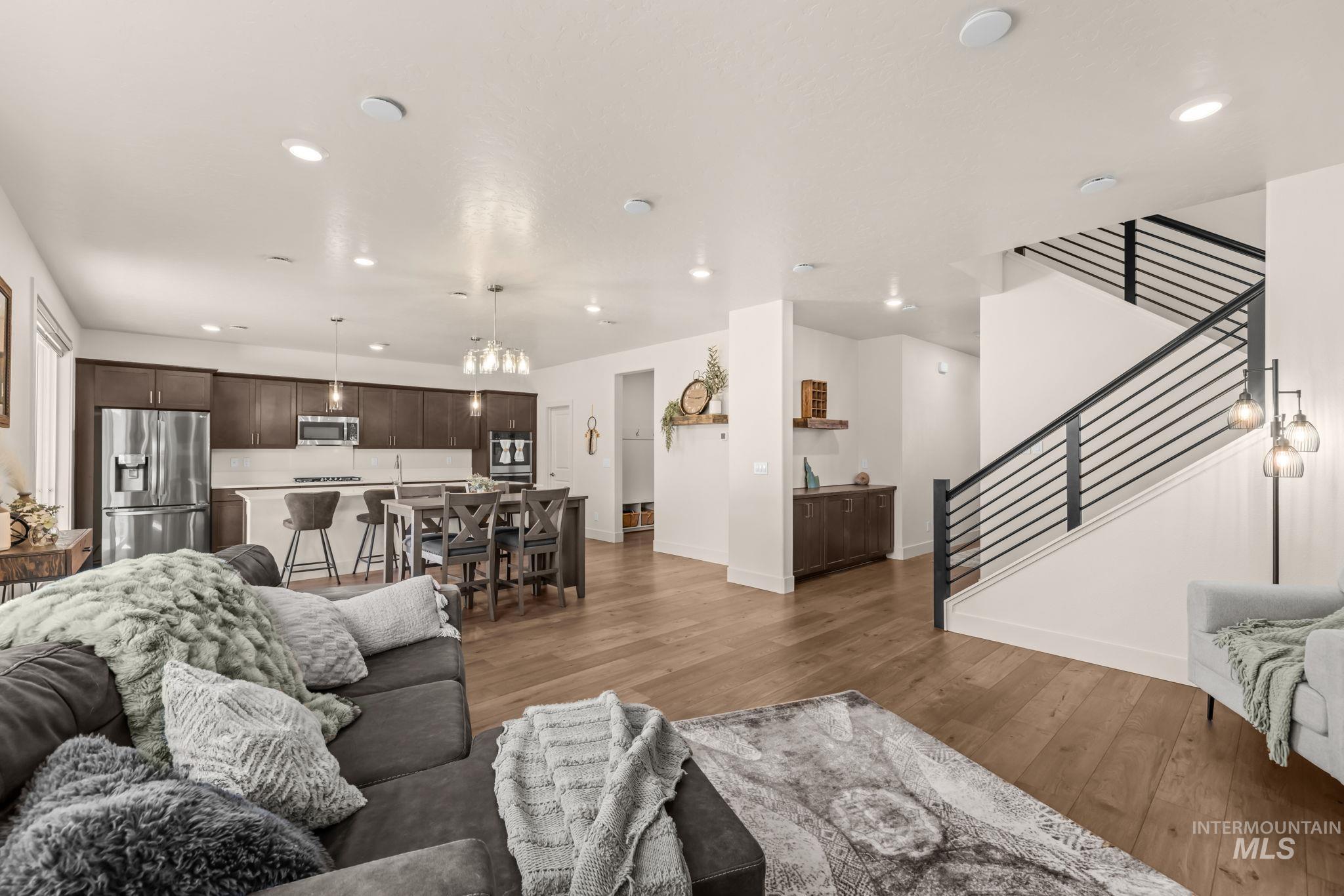 5345 S Snowden Ave, Meridian, Idaho 83642, 4 Bedrooms, 2.5 Bathrooms, Residential For Sale, Price $565,000,MLS 99002410