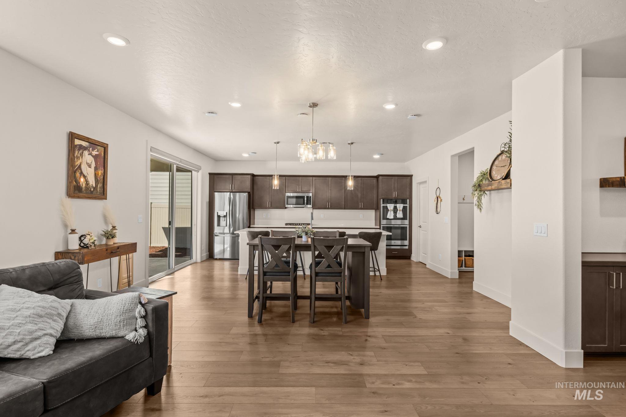 5345 S Snowden Ave, Meridian, Idaho 83642, 4 Bedrooms, 2.5 Bathrooms, Residential For Sale, Price $565,000,MLS 99002410