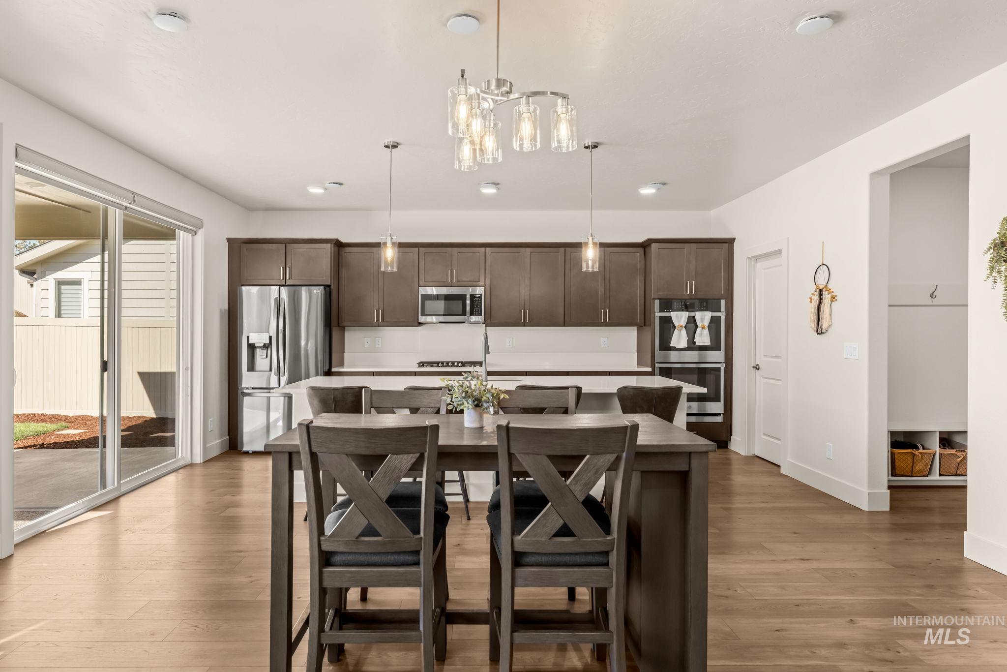 5345 S Snowden Ave, Meridian, Idaho 83642, 4 Bedrooms, 2.5 Bathrooms, Residential For Sale, Price $565,000,MLS 99002410