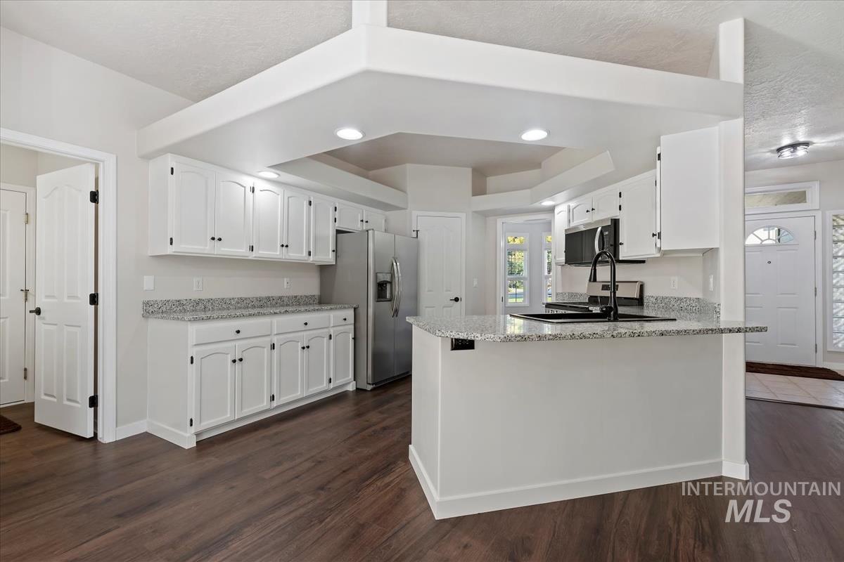 1823 E Summercove Dr, Meridian, Idaho 83646, 3 Bedrooms, 2 Bathrooms, Residential For Sale, Price $569,999,MLS 99002415