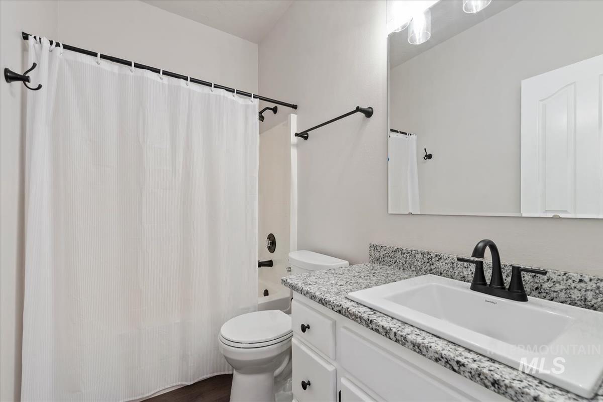 1823 E Summercove Dr, Meridian, Idaho 83646, 3 Bedrooms, 2 Bathrooms, Residential For Sale, Price $569,999,MLS 99002415