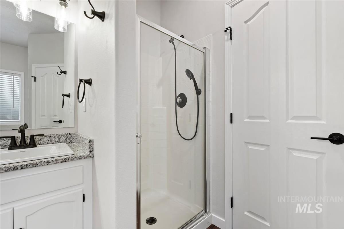 1823 E Summercove Dr, Meridian, Idaho 83646, 3 Bedrooms, 2 Bathrooms, Residential For Sale, Price $569,999,MLS 99002415