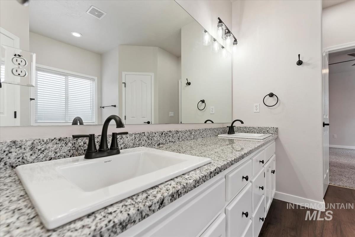 1823 E Summercove Dr, Meridian, Idaho 83646, 3 Bedrooms, 2 Bathrooms, Residential For Sale, Price $569,999,MLS 99002415