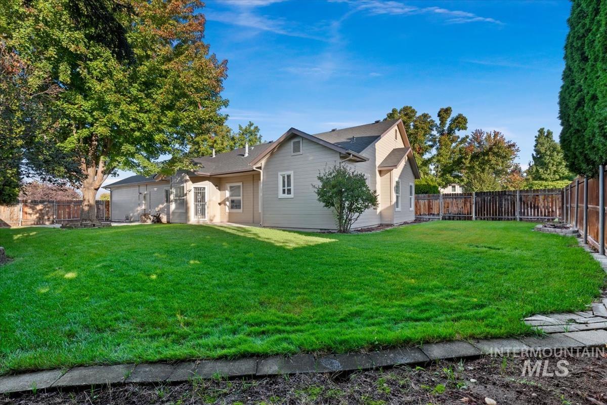 1823 E Summercove Dr, Meridian, Idaho 83646, 3 Bedrooms, 2 Bathrooms, Residential For Sale, Price $569,999,MLS 99002415