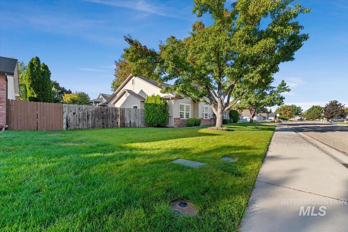 1823 E Summercove Dr, Meridian, Idaho 83646, 3 Bedrooms, 2 Bathrooms, Residential For Sale, Price $569,999,MLS 99002415