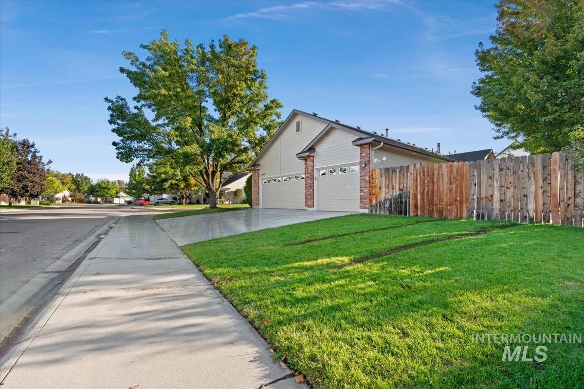 1823 E Summercove Dr, Meridian, Idaho 83646, 3 Bedrooms, 2 Bathrooms, Residential For Sale, Price $569,999,MLS 99002415