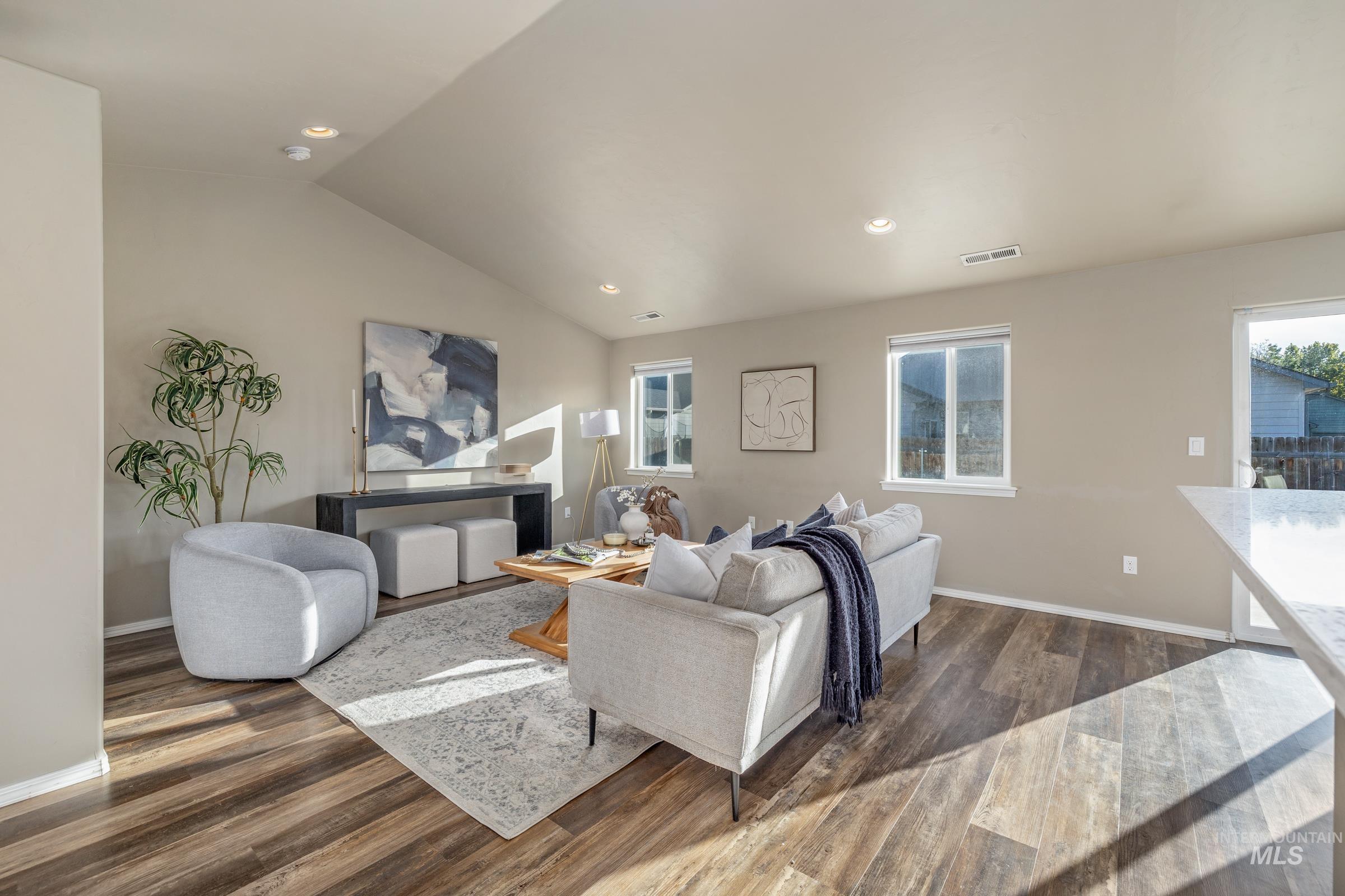 6334 S Kelso Way, Boise, Idaho 83709, 3 Bedrooms, 2 Bathrooms, Residential For Sale, Price $424,900,MLS 99002416