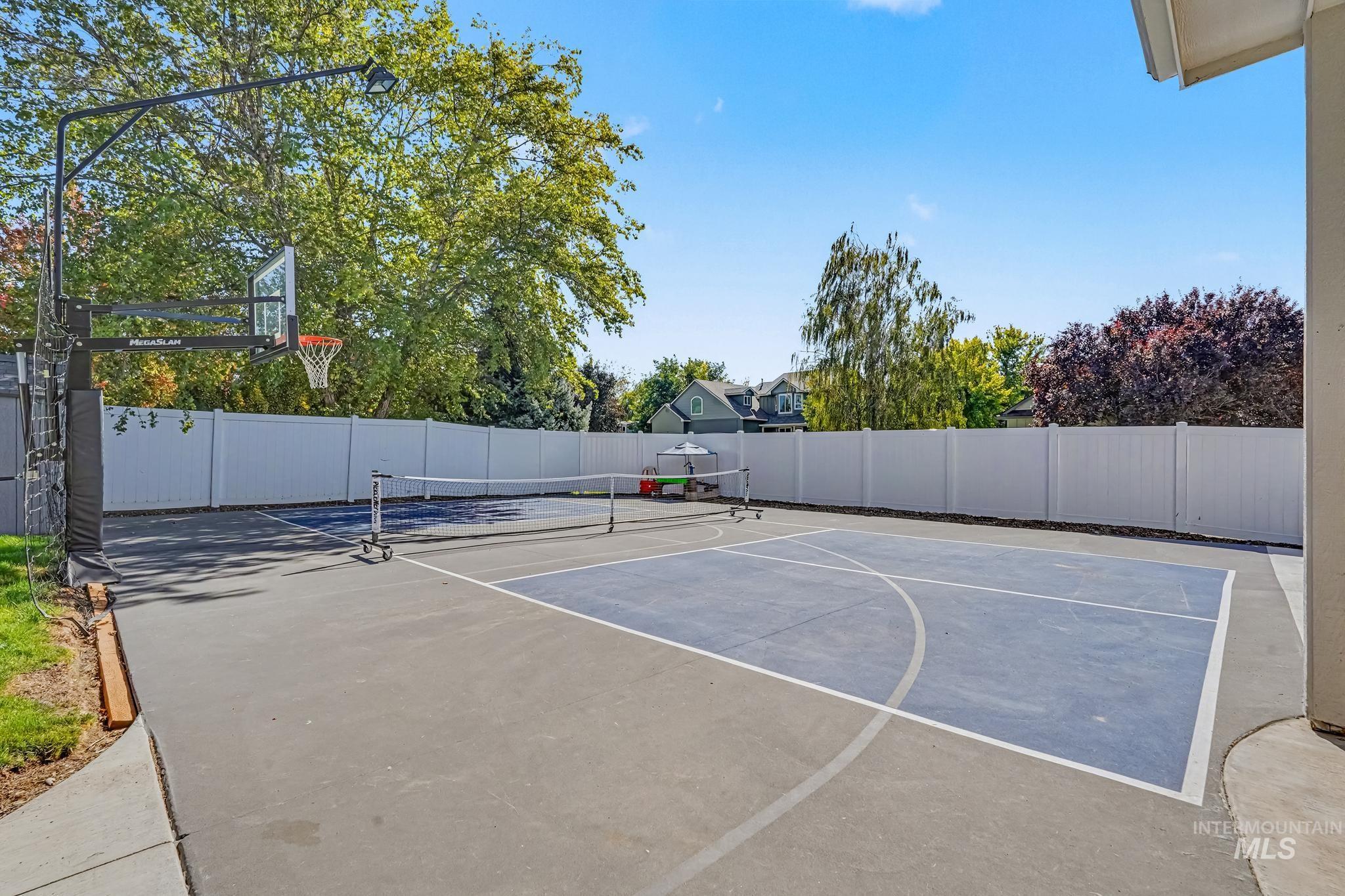 2340 S Alaska Way, Meridian, Idaho 83642, 4 Bedrooms, 2.5 Bathrooms, Residential For Sale, Price $740,000,MLS 99002418