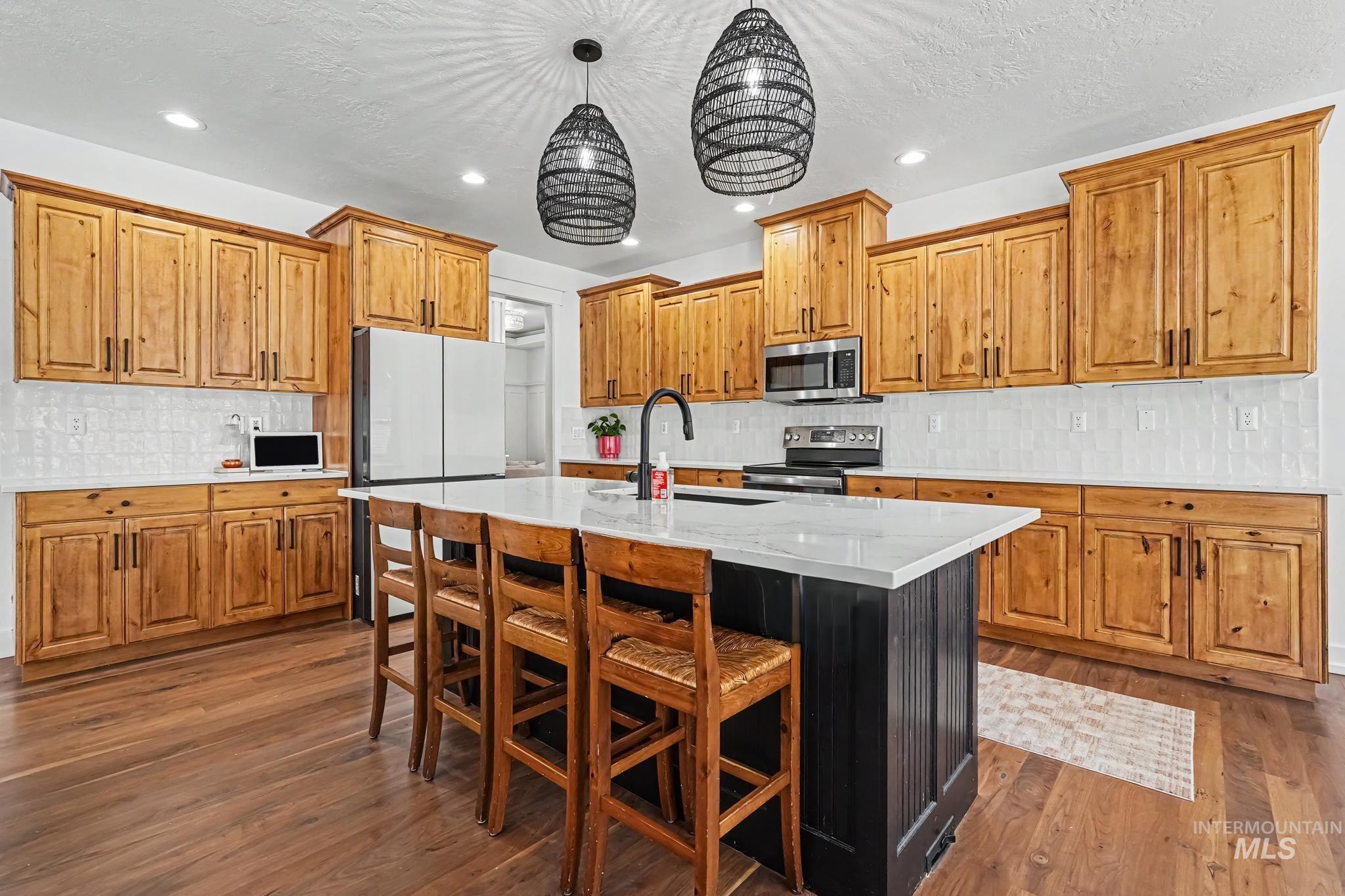 2340 S Alaska Way, Meridian, Idaho 83642, 4 Bedrooms, 2.5 Bathrooms, Residential For Sale, Price $740,000,MLS 99002418