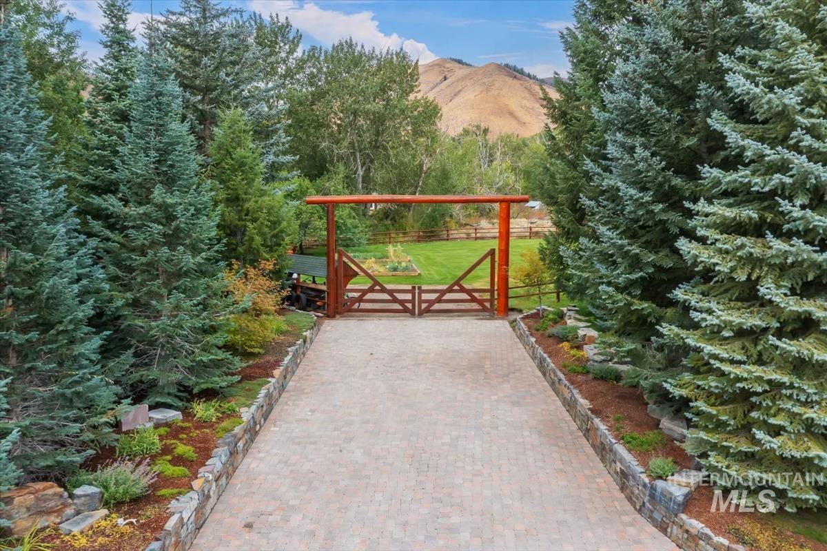 106 Hidden Hollow, Hailey, Idaho 83333, 3 Bedrooms, 3 Bathrooms, Residential For Sale, Price $4,700,000,MLS 99002424