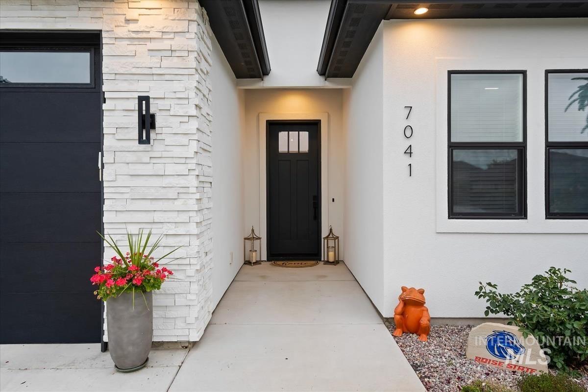7041 N Exeter Pl., Meridian, Idaho 83646, 3 Bedrooms, 2 Bathrooms, Residential For Sale, Price $715,000,MLS 99002425