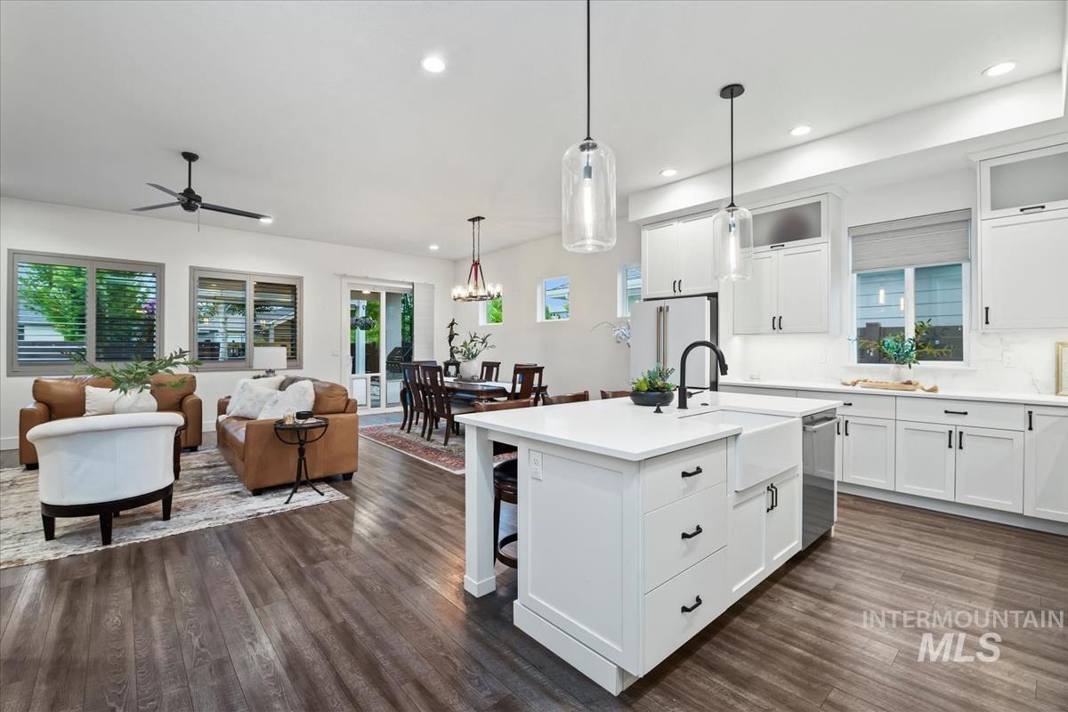 7041 N Exeter Pl., Meridian, Idaho 83646, 3 Bedrooms, 2 Bathrooms, Residential For Sale, Price $715,000,MLS 99002425