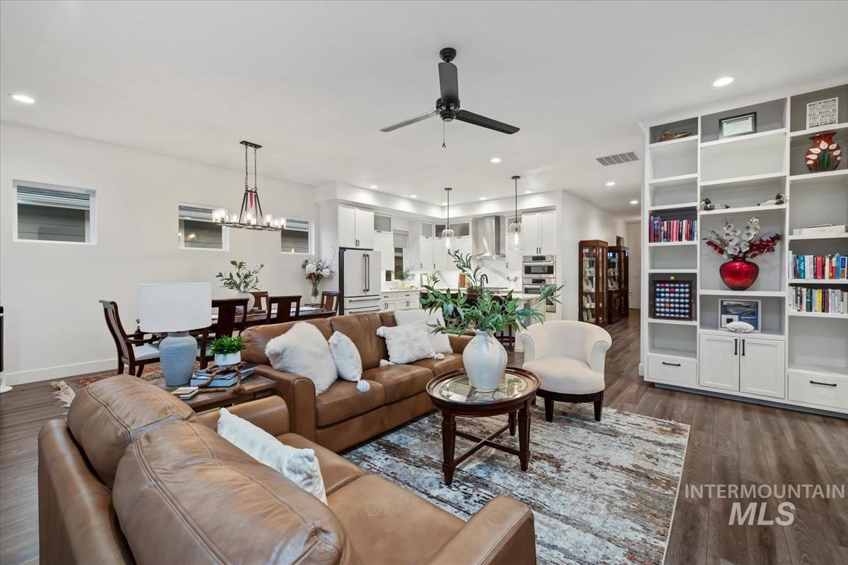 7041 N Exeter Pl., Meridian, Idaho 83646, 3 Bedrooms, 2 Bathrooms, Residential For Sale, Price $715,000,MLS 99002425