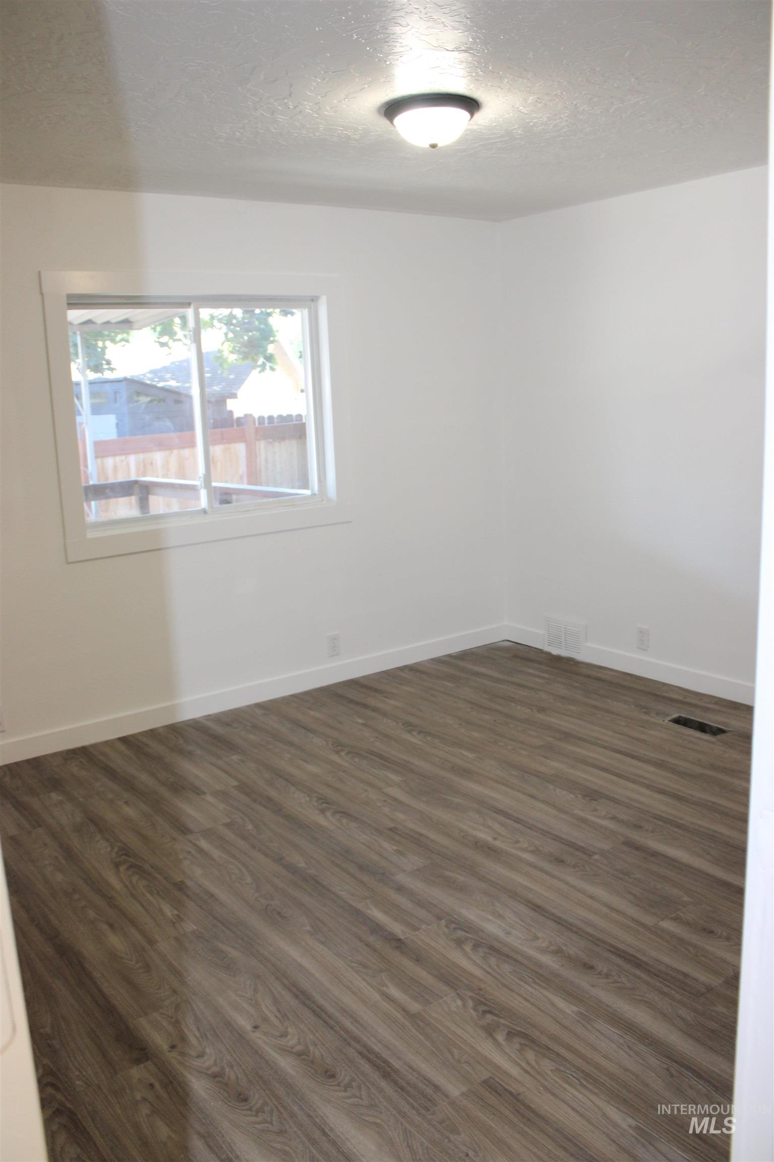 181 N Liberty St, Boise, Idaho 83704, 2 Bedrooms, 2 Bathrooms, Residential For Sale, Price $90,000,MLS 99002426