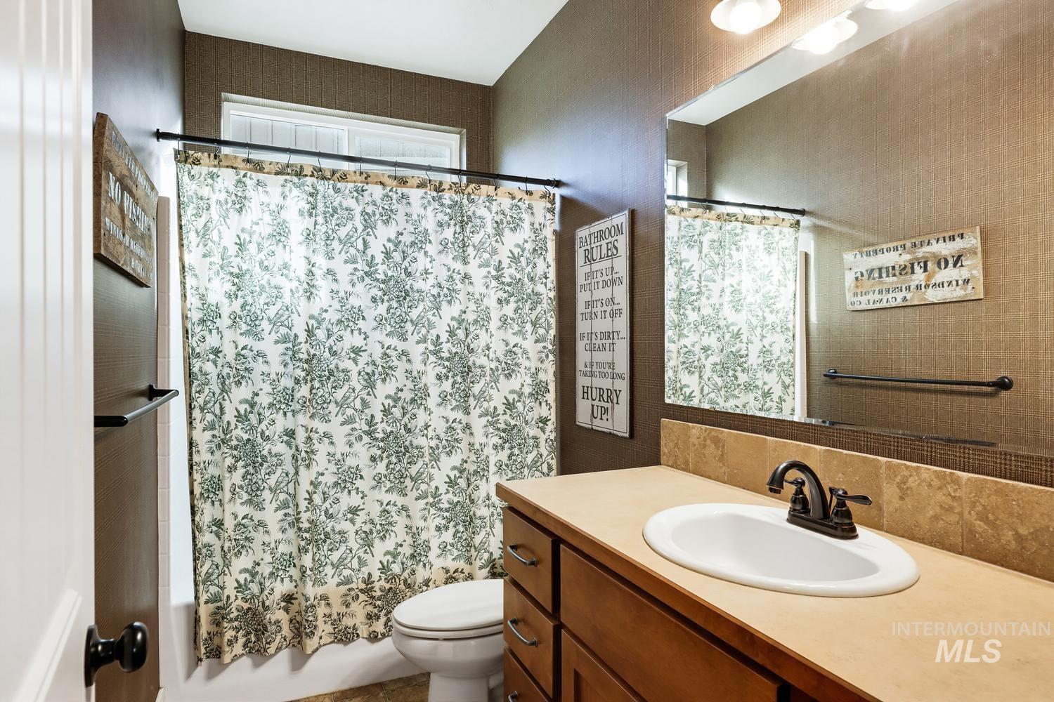 1518 W W Bear Track, Meridian, Idaho 83642, 4 Bedrooms, 2.5 Bathrooms, Residential For Sale, Price $735,000,MLS 99002429
