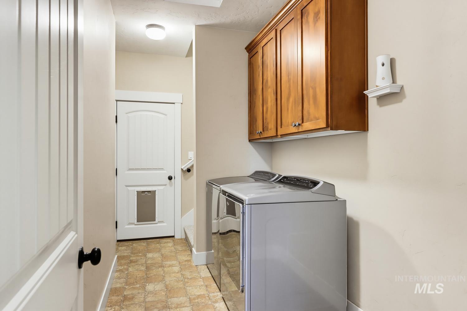1518 W W Bear Track, Meridian, Idaho 83642, 4 Bedrooms, 2.5 Bathrooms, Residential For Sale, Price $735,000,MLS 99002429