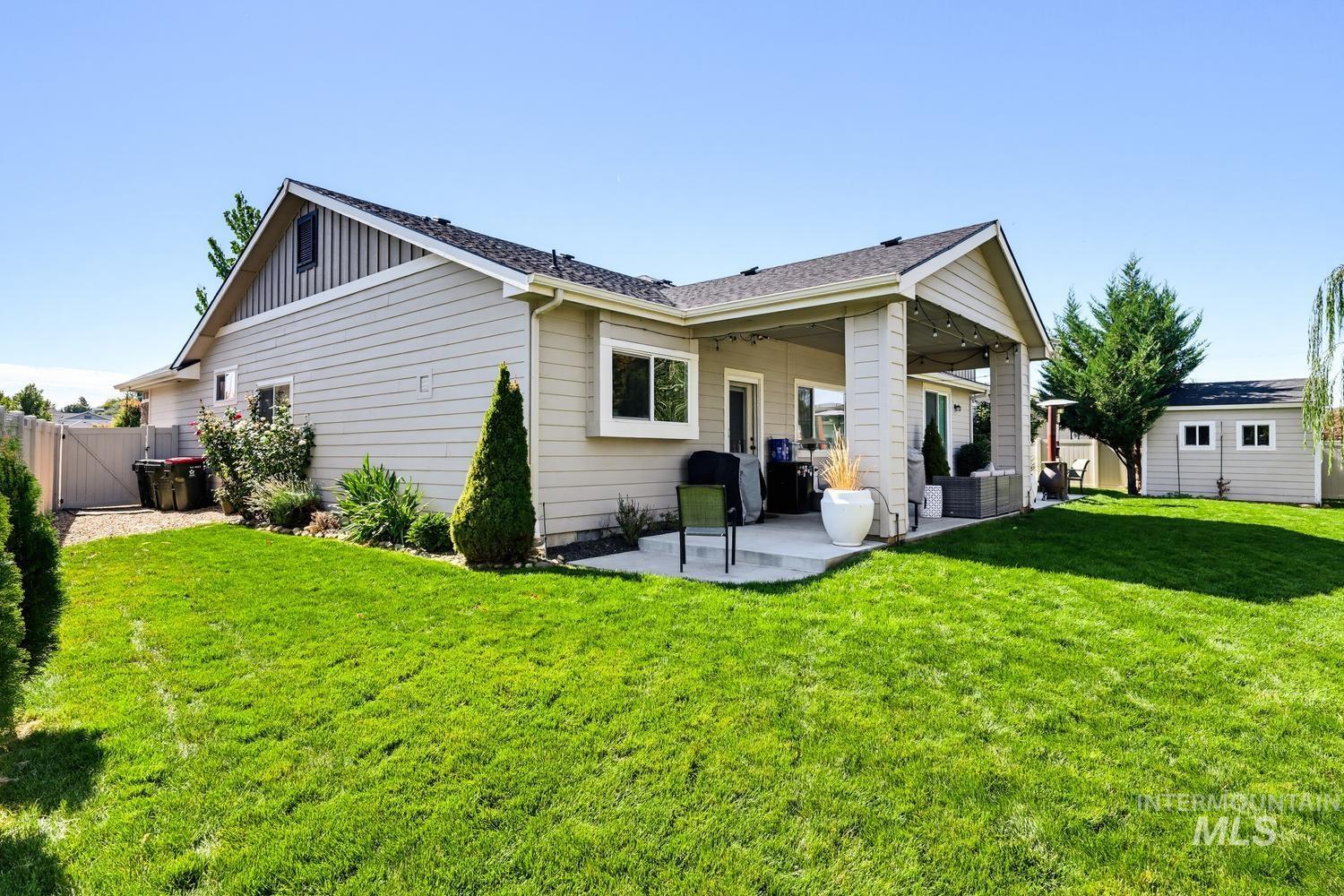 1518 W W Bear Track, Meridian, Idaho 83642, 4 Bedrooms, 2.5 Bathrooms, Residential For Sale, Price $735,000,MLS 99002429