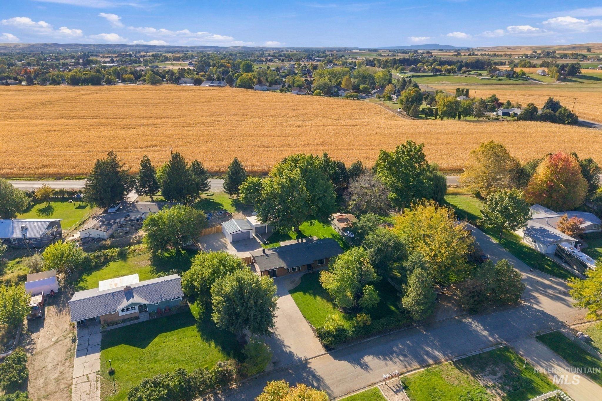 2403 Mountain View Dr, Emmett, Idaho 83617, 3 Bedrooms, 2 Bathrooms, Residential For Sale, Price $489,990,MLS 99002435