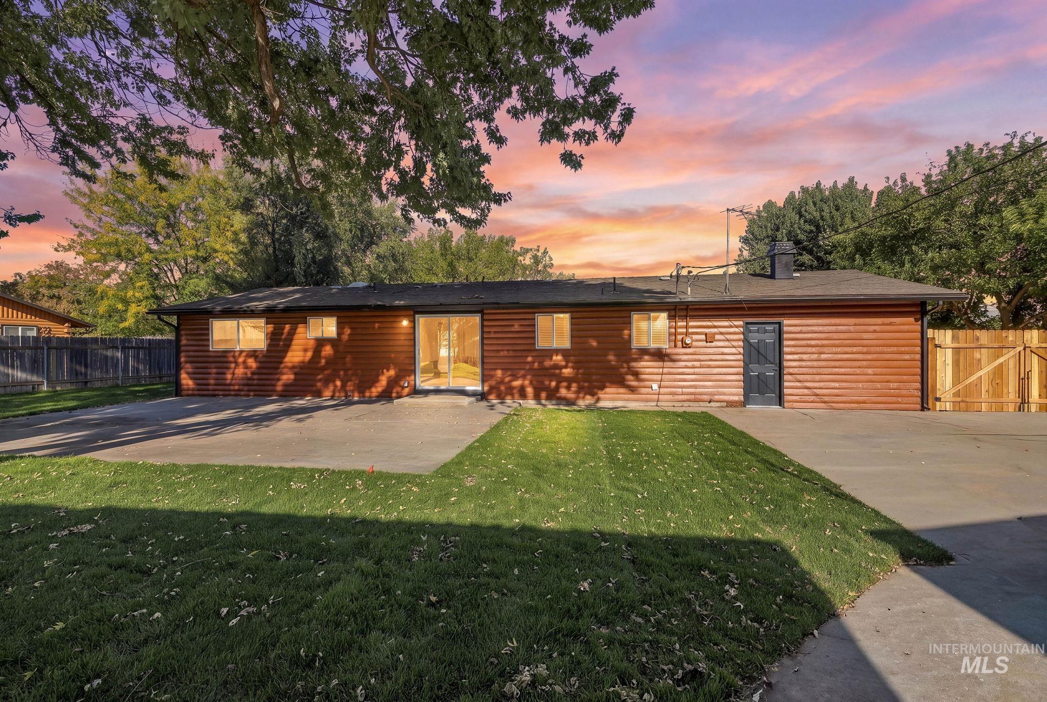 2403 Mountain View Dr, Emmett, Idaho 83617, 3 Bedrooms, 2 Bathrooms, Residential For Sale, Price $489,990,MLS 99002435