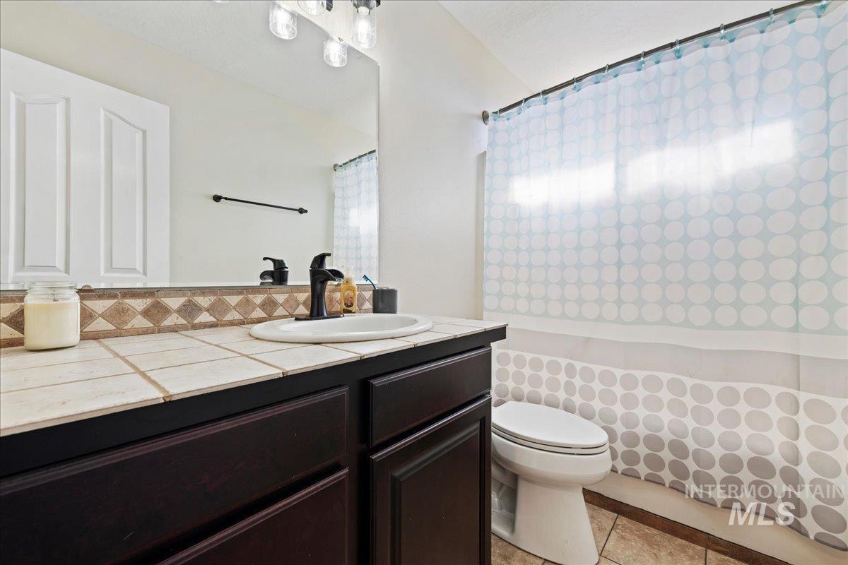 2810 S Brandy's Jewel, Meridian, Idaho 83642, 5 Bedrooms, 4 Bathrooms, Residential For Sale, Price $724,900,MLS 99002439