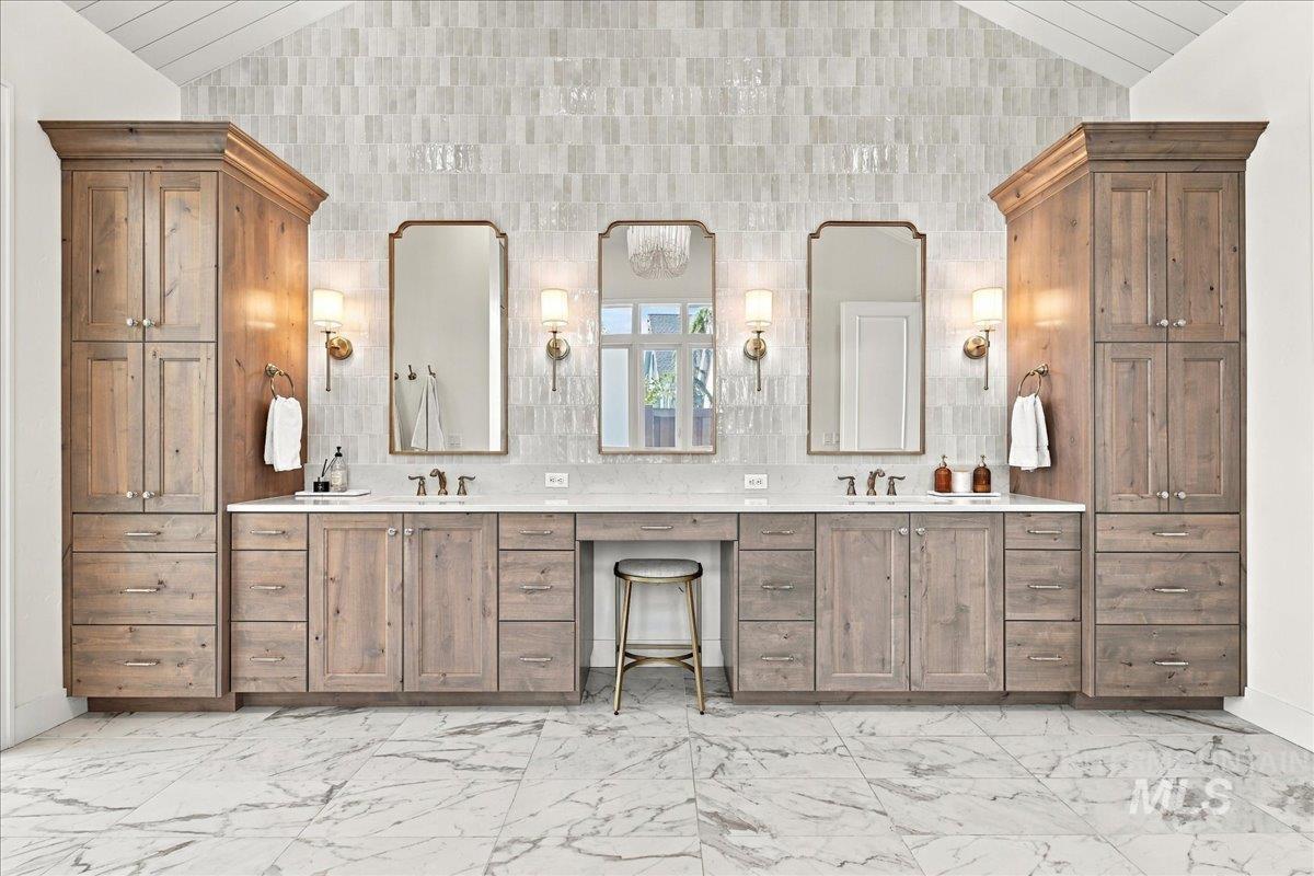 4988 W Oakford Dr, Meridian, Idaho 83646, 4 Bedrooms, 4.5 Bathrooms, Residential For Sale, Price $3,499,000, 99002440