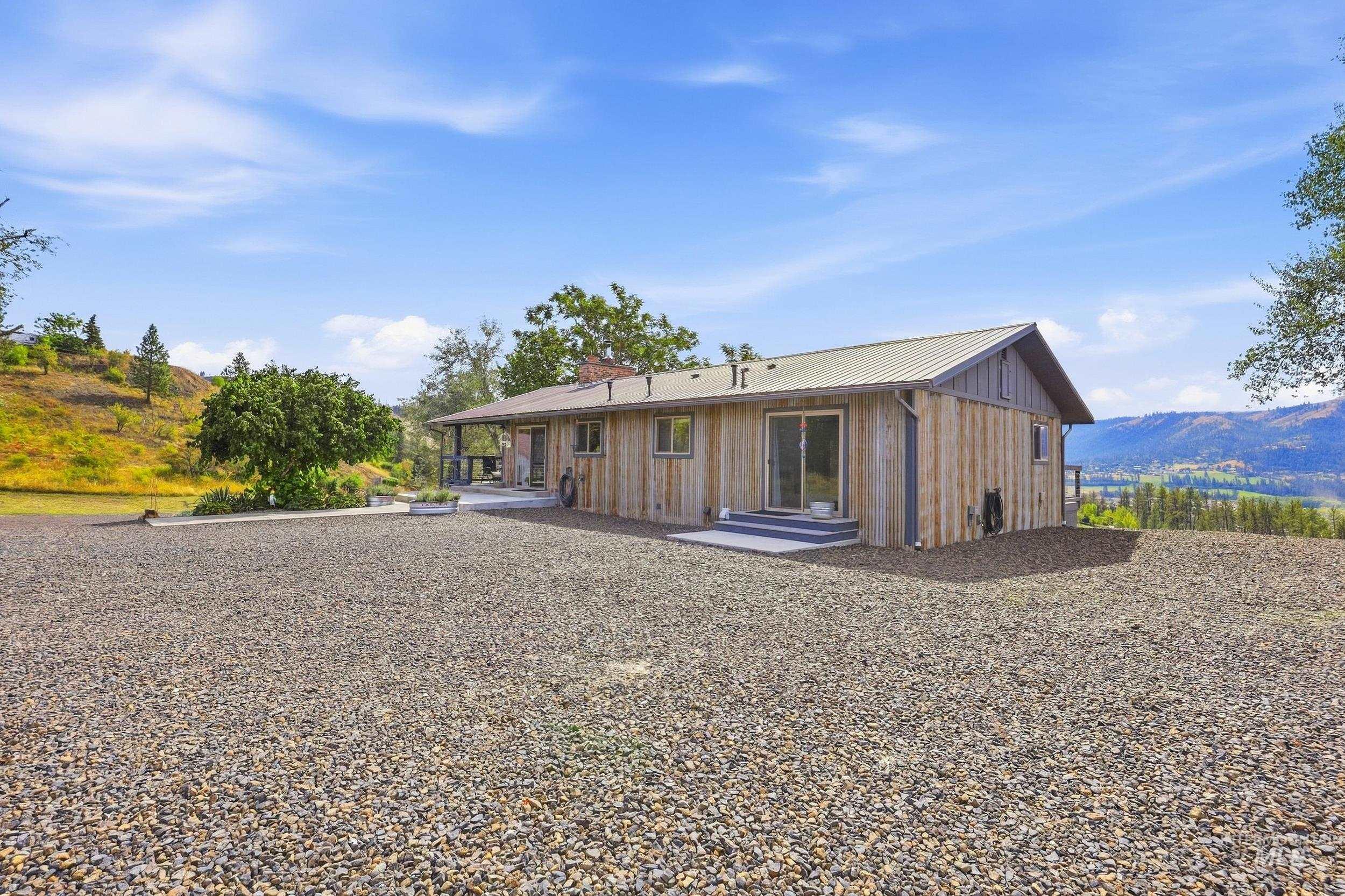 131 Beaver Nob Dr., Kamiah, Idaho 83536, 3 Bedrooms, 2 Bathrooms, Residential For Sale, Price $854,000,MLS 99002442