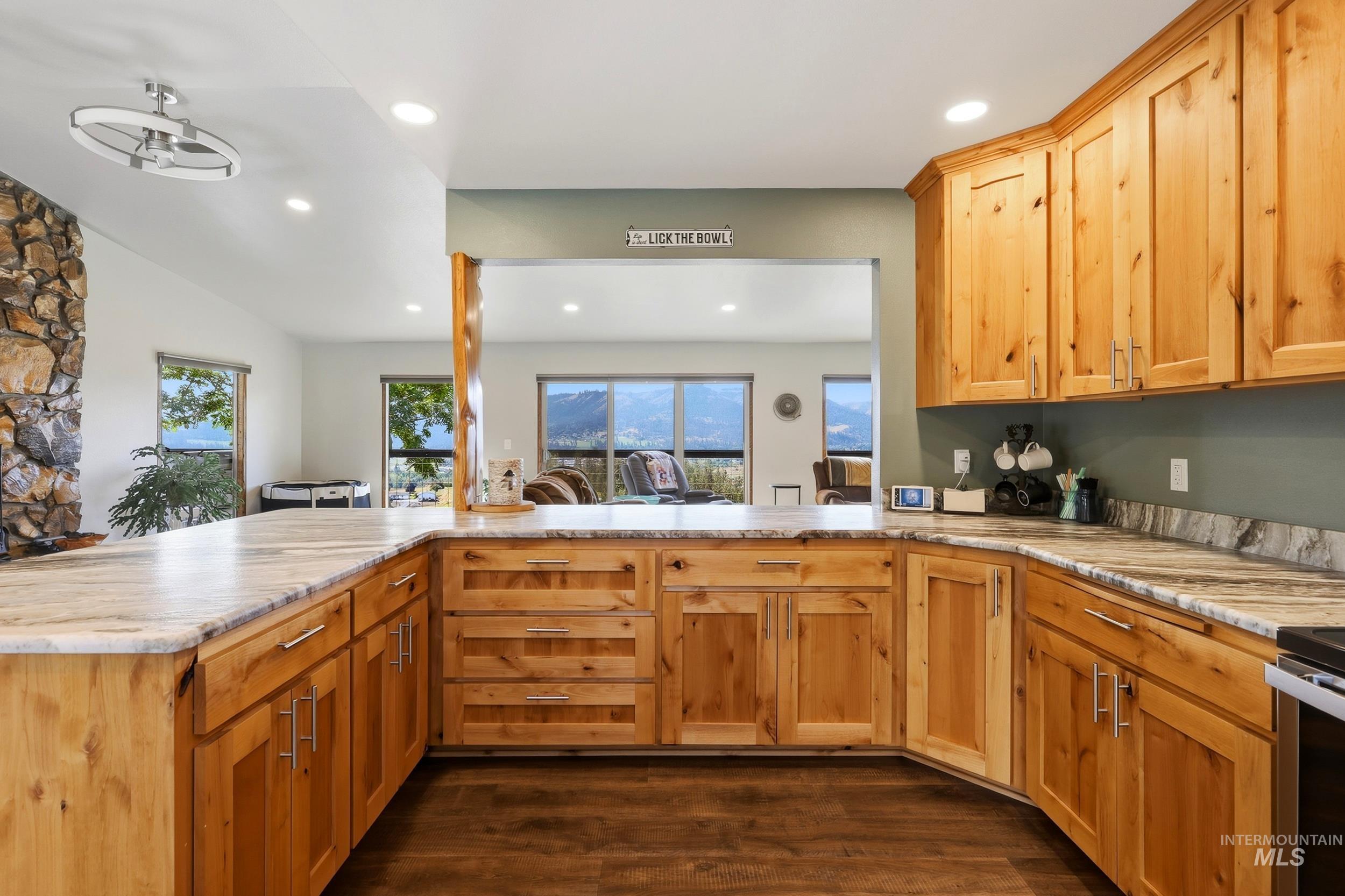 131 Beaver Nob Dr., Kamiah, Idaho 83536, 3 Bedrooms, 2 Bathrooms, Residential For Sale, Price $854,000,MLS 99002442