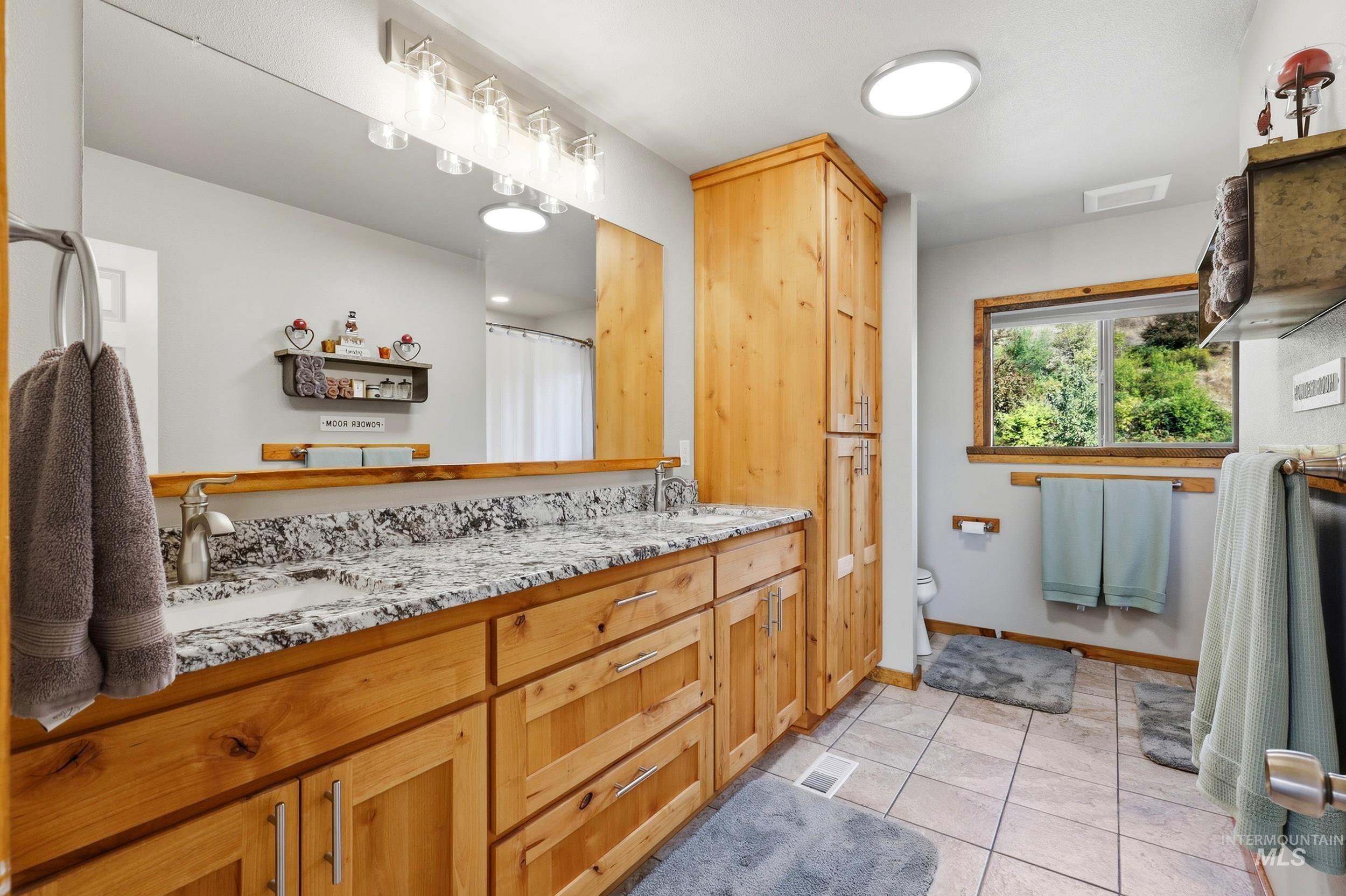 131 Beaver Nob Dr., Kamiah, Idaho 83536, 3 Bedrooms, 2 Bathrooms, Residential For Sale, Price $854,000,MLS 99002442